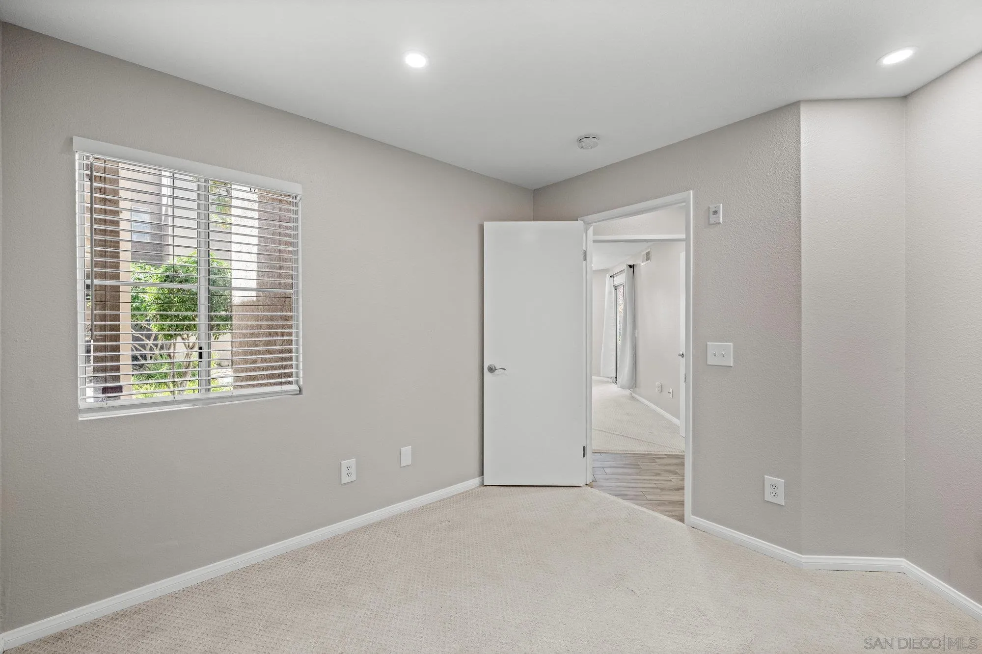 Photo #16: 250034375 Listing: Photo #16