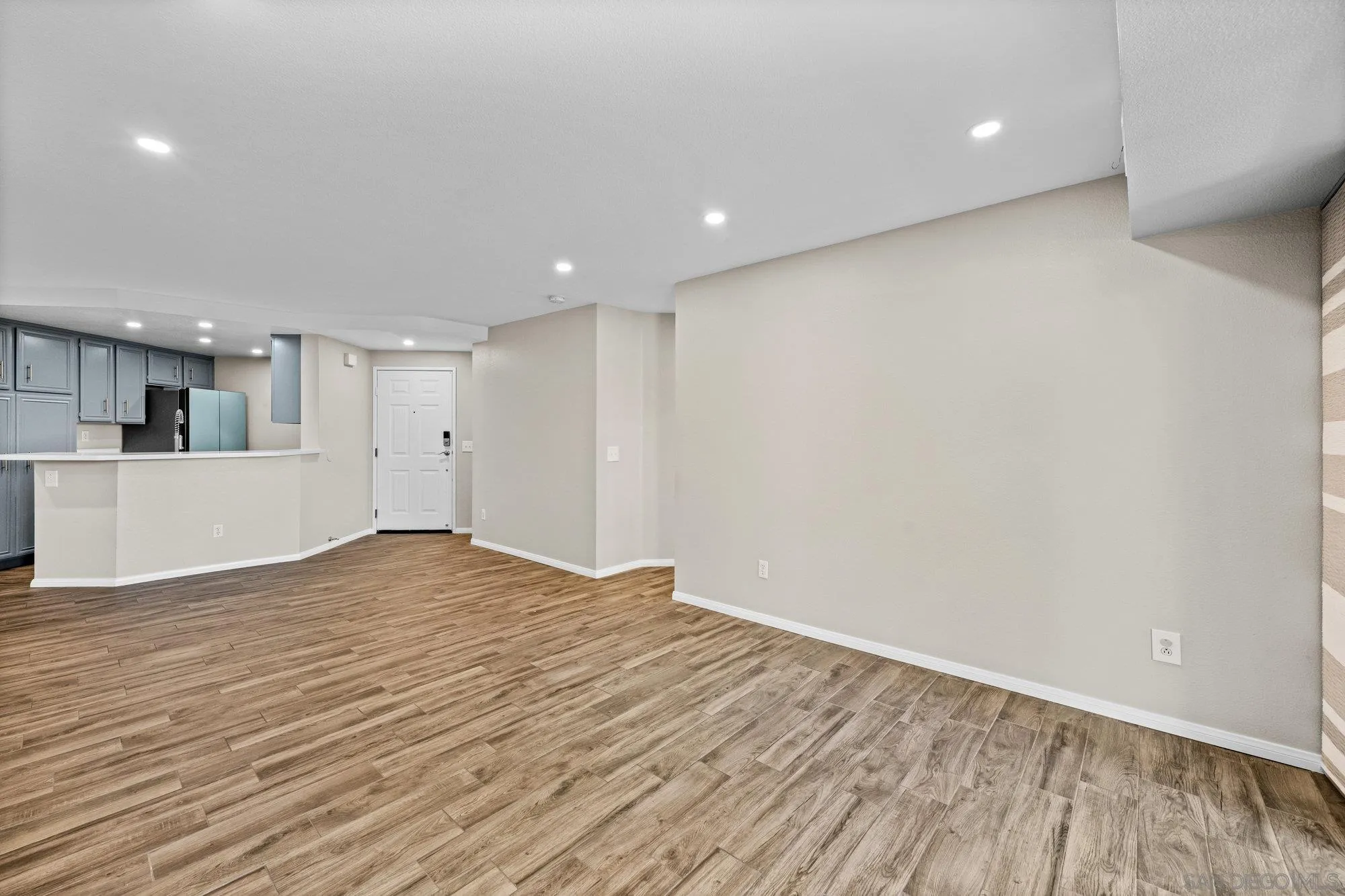 Photo #8: 250034375 Listing: Photo #8