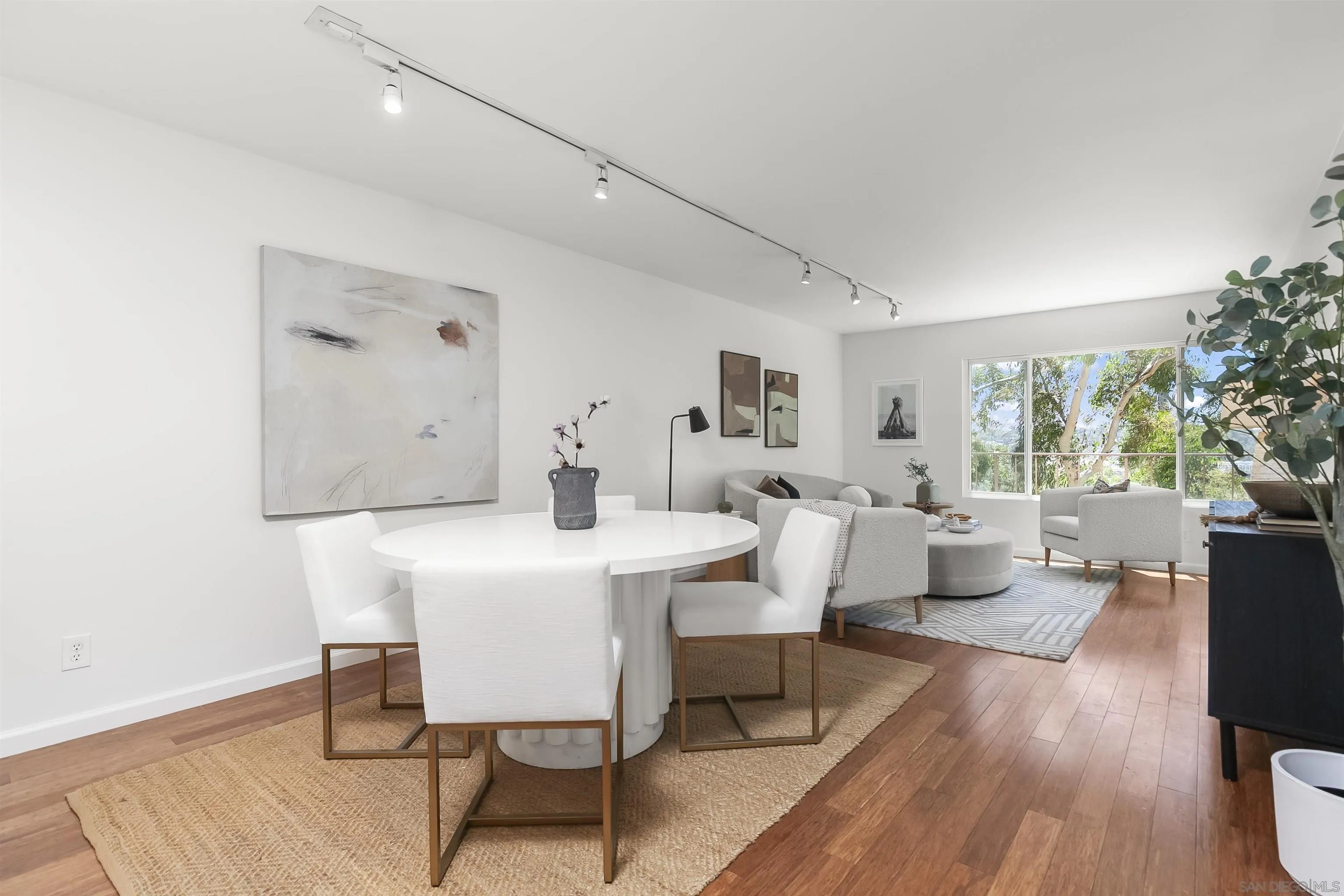 Photo #3: 250034376 Listing 