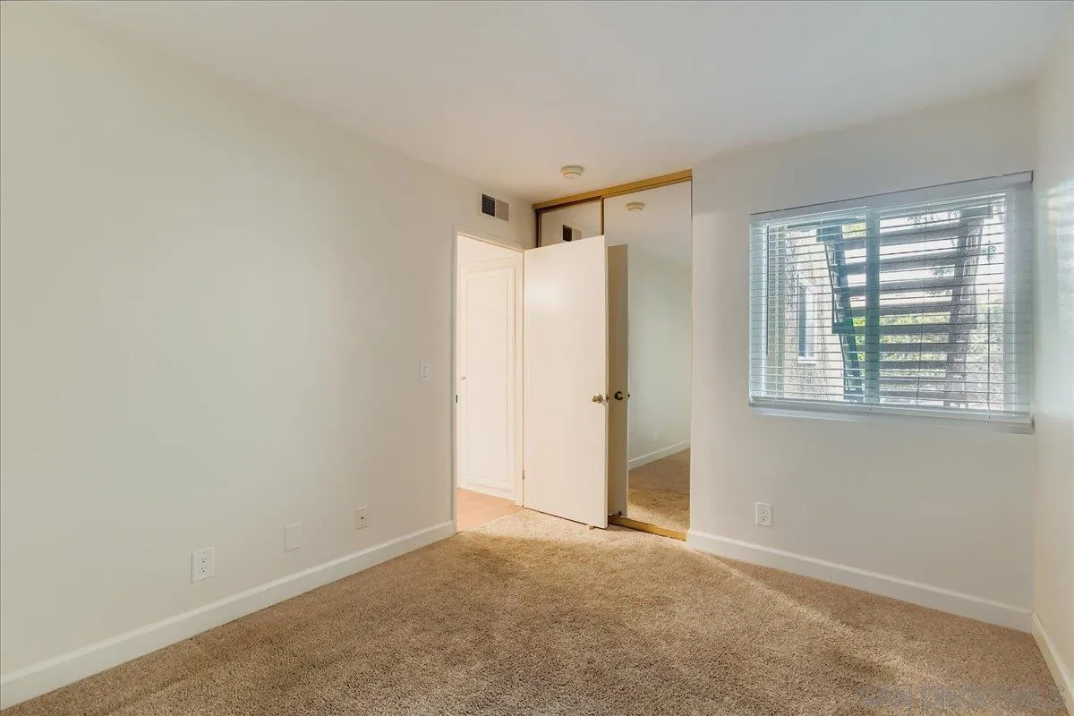 Photo #18: 250034383 Listing: Photo #18