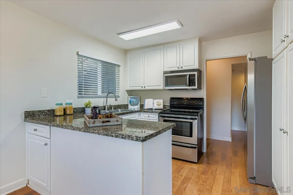 Photo #6: 250034383 Listing 