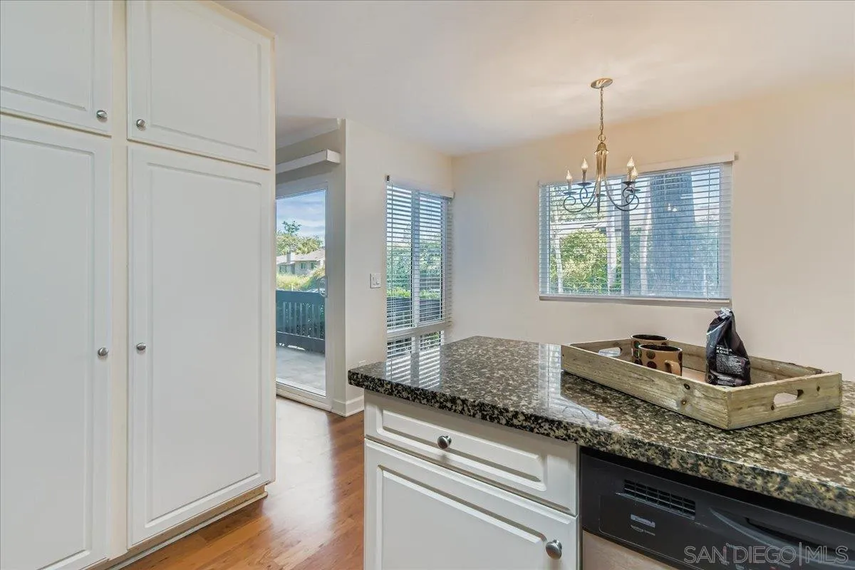 Photo #8: 250034383 Listing: Photo #8