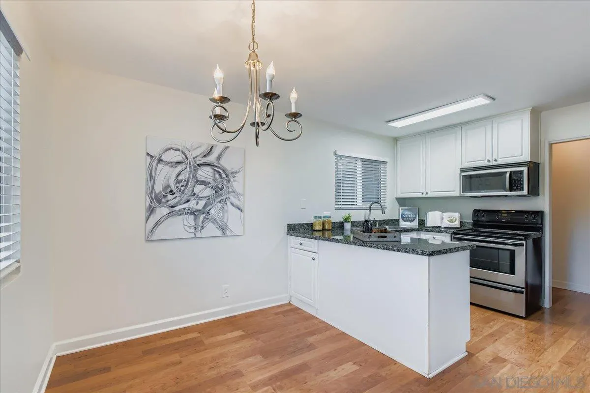 Photo #10: 250034383 Listing: Photo #10