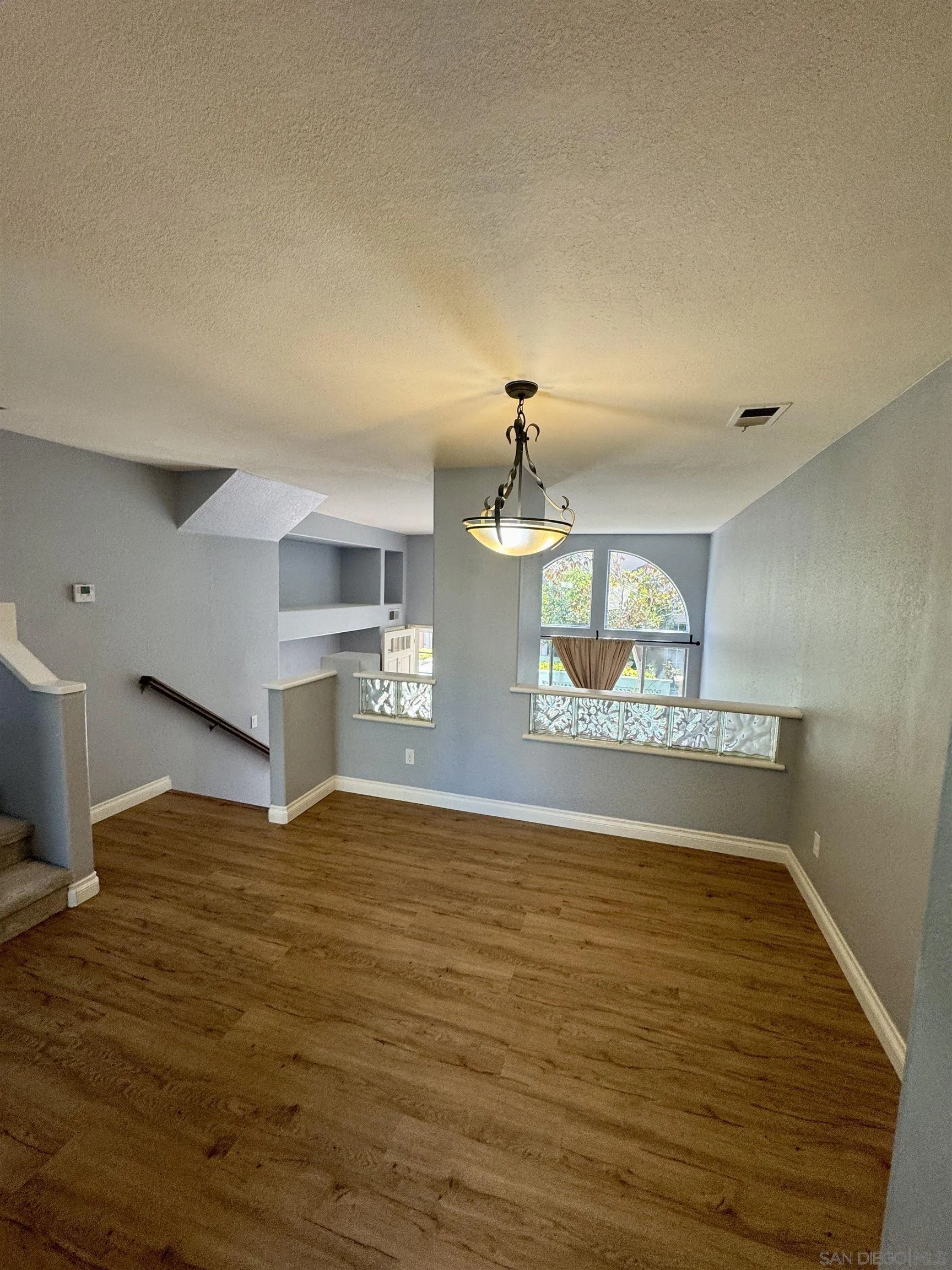 Photo #5: 250034387 Listing 