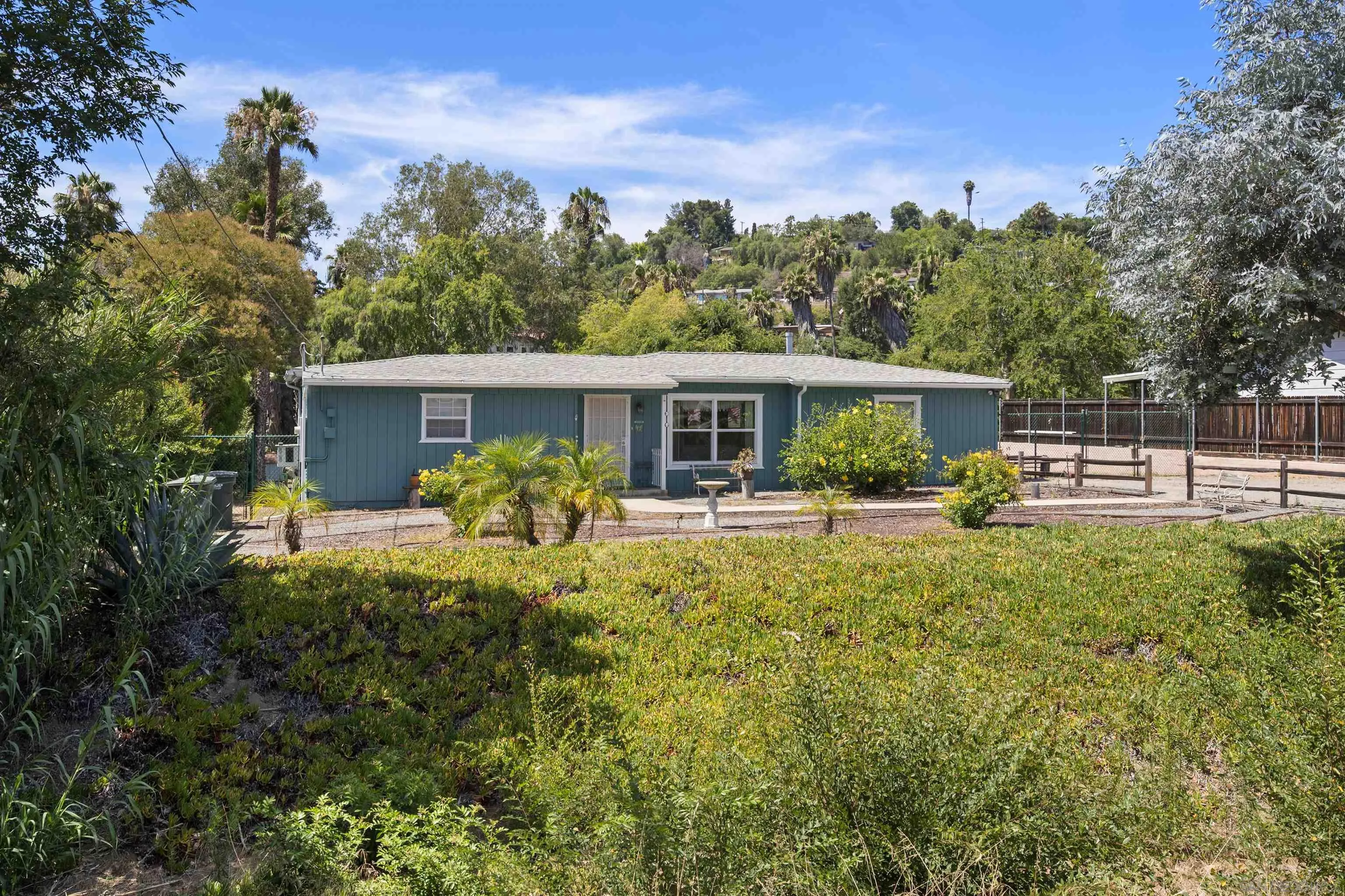 https://cdn.realtyfeed.com/cdn/127/250034394/27fba966c5977b332219108eee53816b.webp