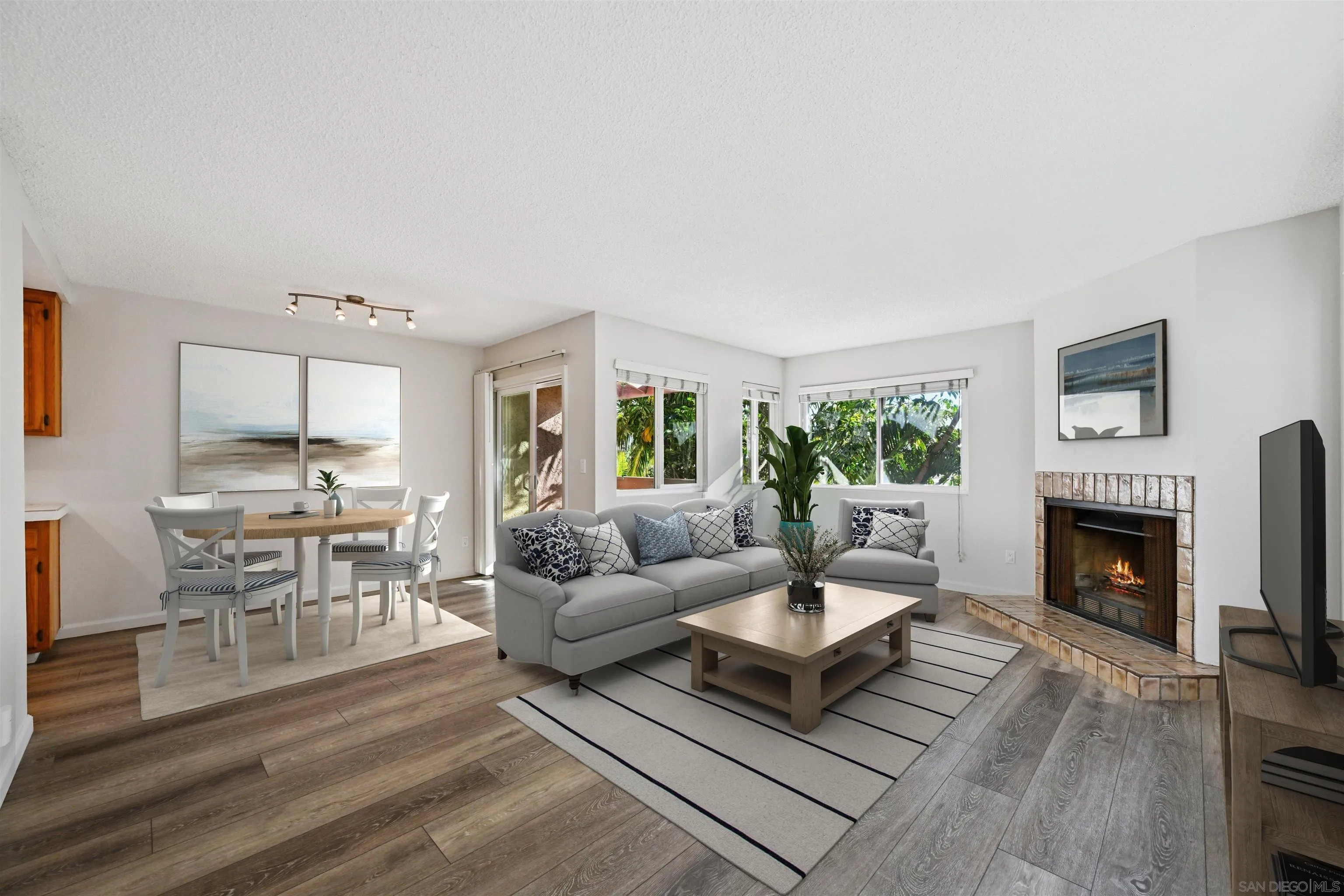 Photo #3: 250034395 Listing 
