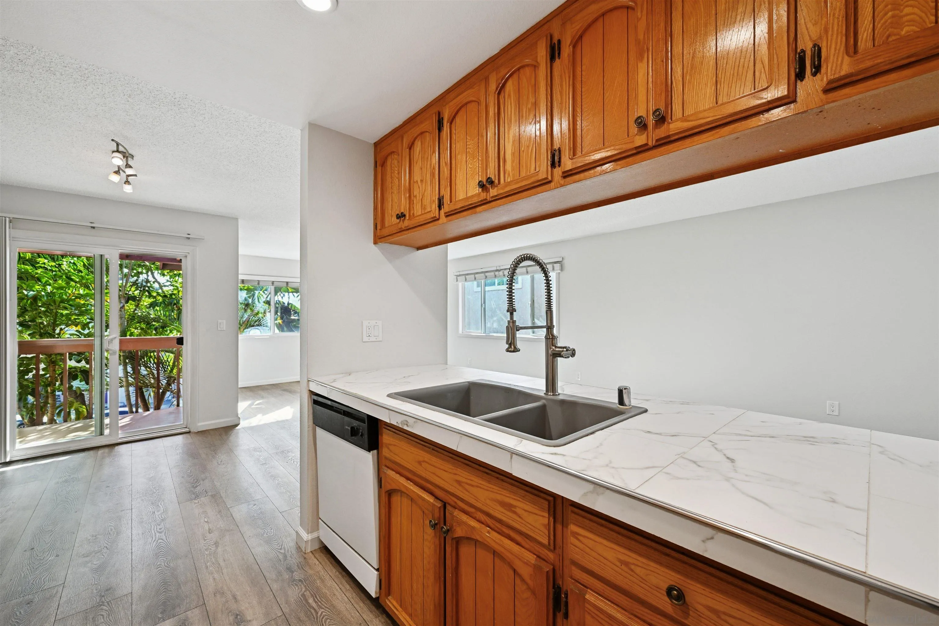 Photo #6: 250034395 Listing 