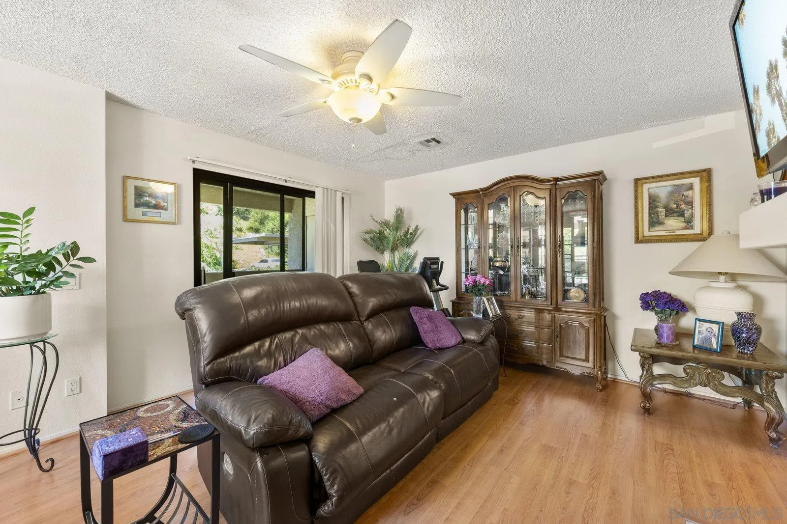 Photo #3: 250034406 Listing 