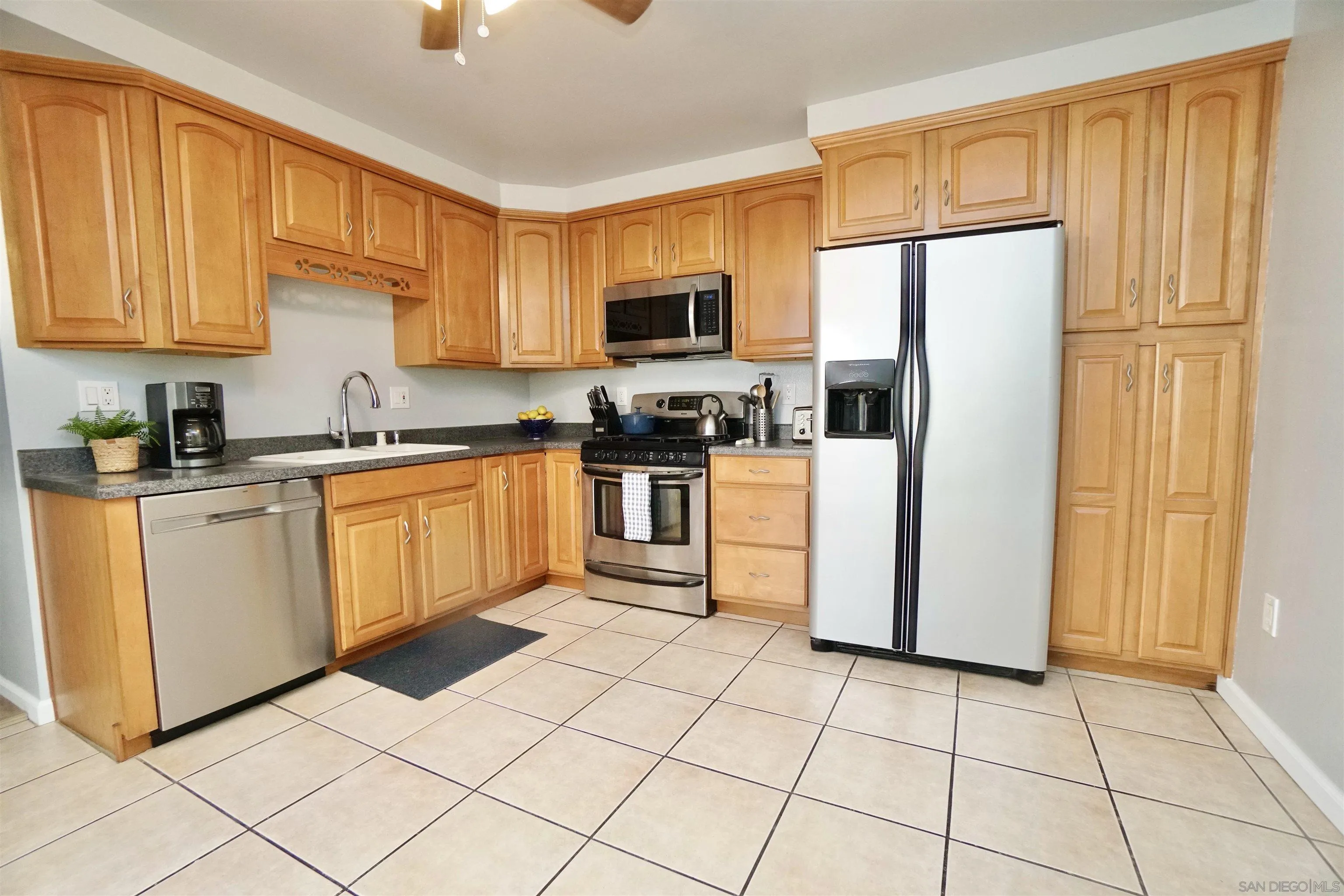 Photo #6: 250034407 Listing 
