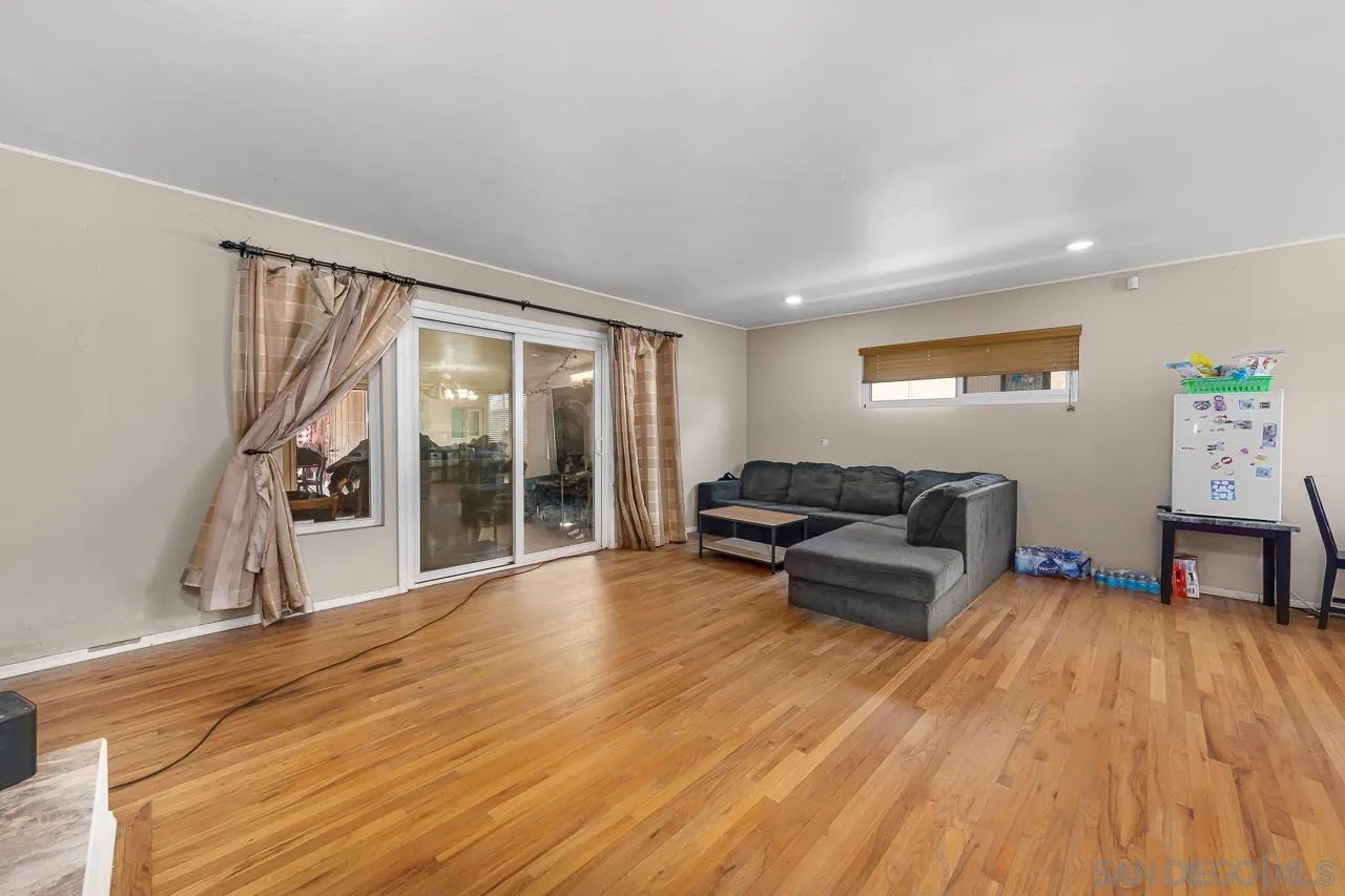 https://cdn.realtyfeed.com/cdn/127/250034426/4c106eaed80c01e053f41d01d7cb5e15.webp