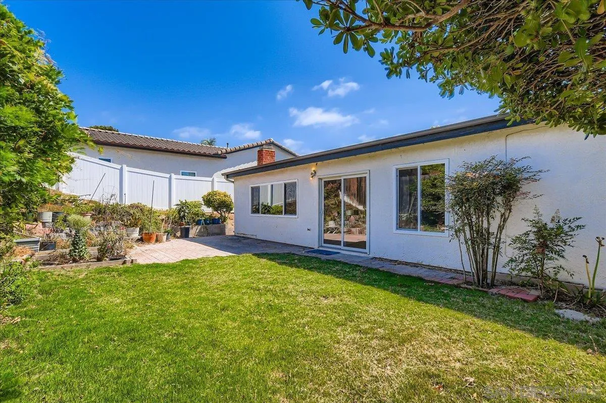 https://cdn.realtyfeed.com/cdn/127/250034427/1b4c3ebb7ea61eeef1c79cd29692bc0e.webp