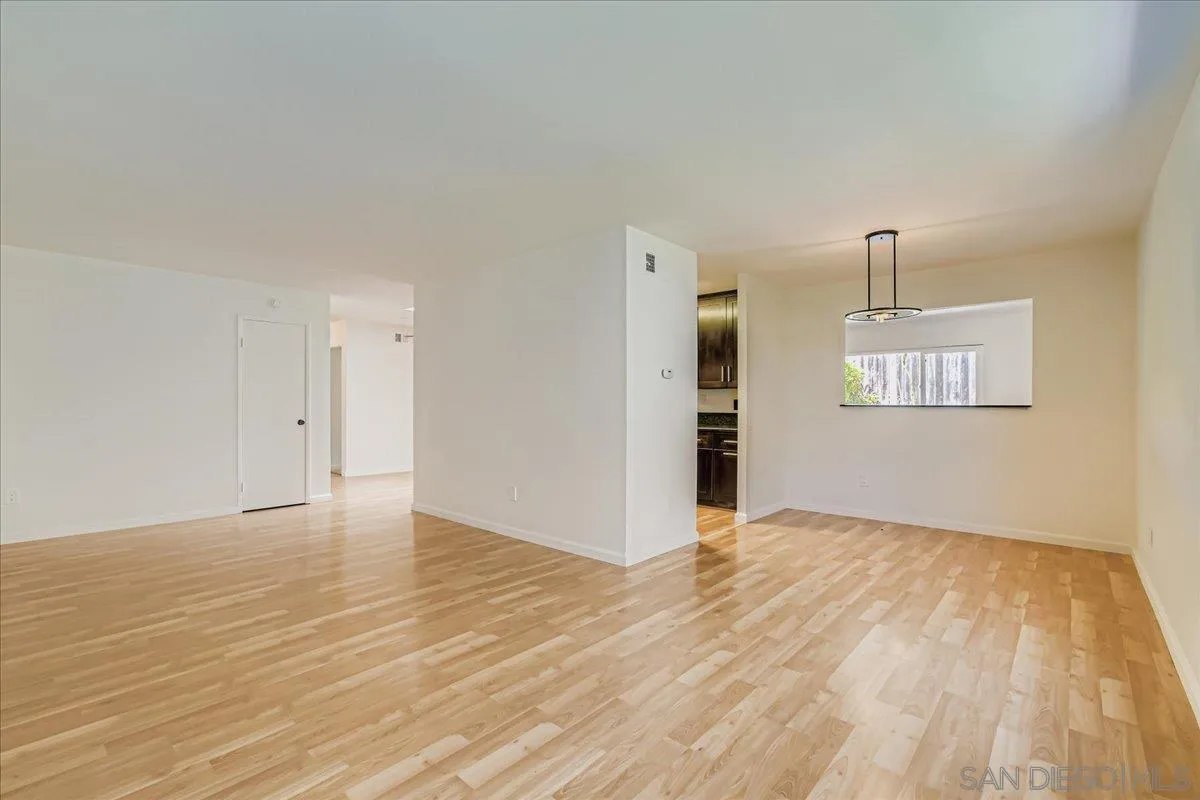 https://cdn.realtyfeed.com/cdn/127/250034427/2594d8fade6e69e08f6c63f92ecb76f8.webp