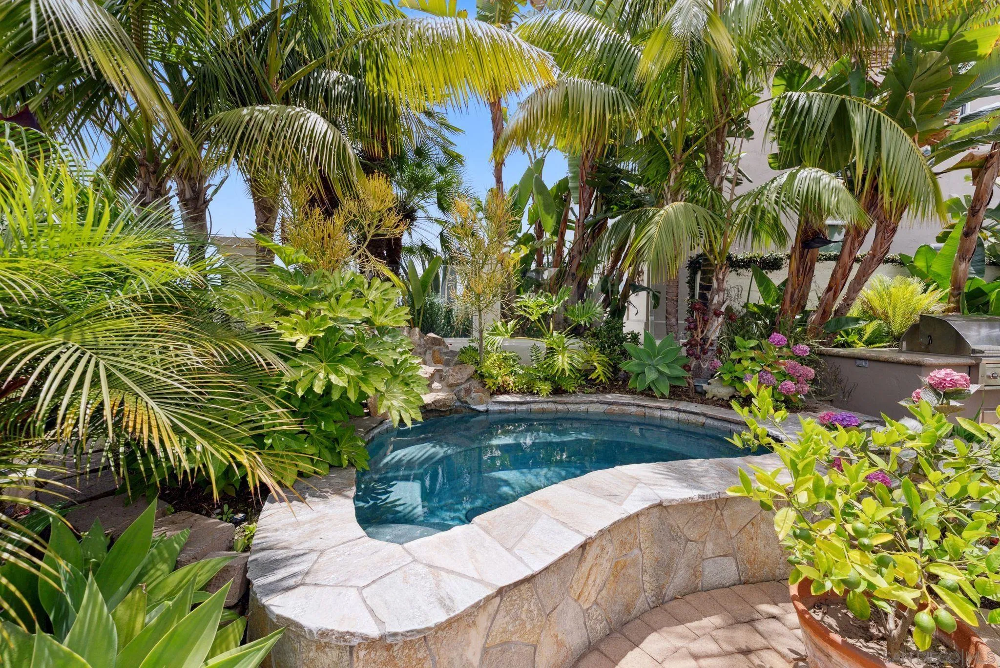 https://cdn.realtyfeed.com/cdn/127/250034430/0860cbefd1999941ea7b5ed6e8b2f697.webp