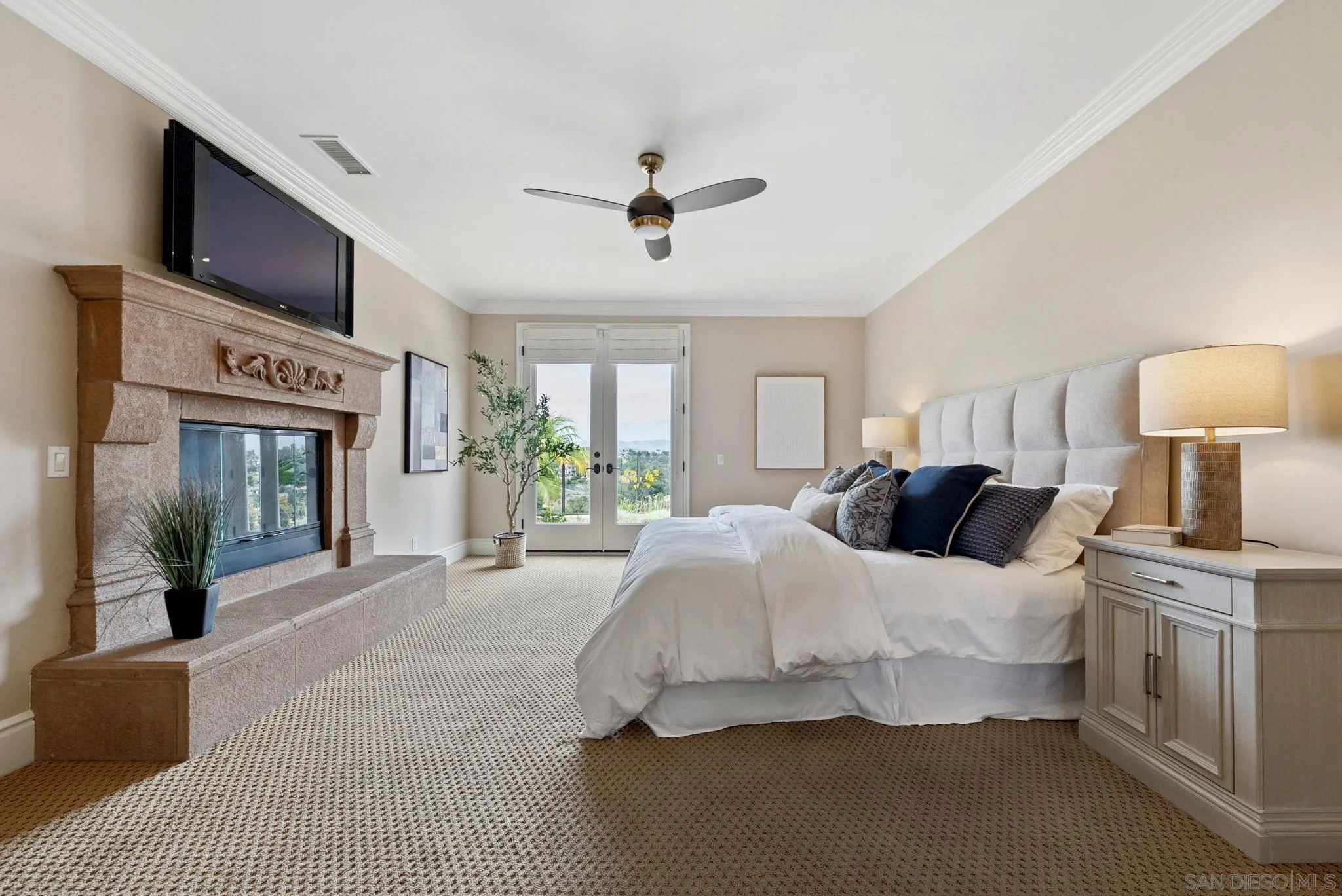 https://cdn.realtyfeed.com/cdn/127/250034430/e5c5e3342182c944c3071ee35563820a.webp