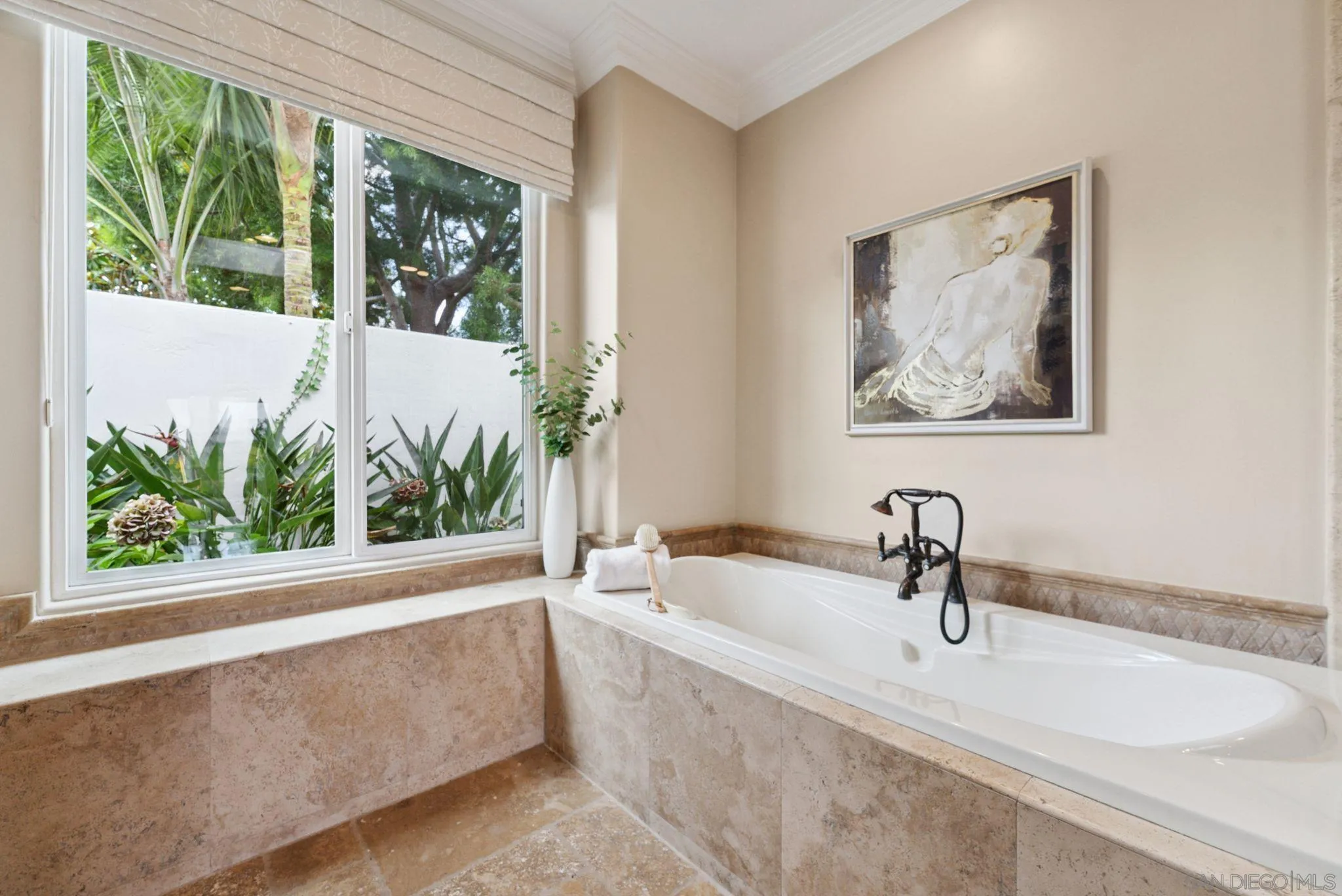 https://cdn.realtyfeed.com/cdn/127/250034430/e6c395e69533390ffcb32b98cb0ba388.webp