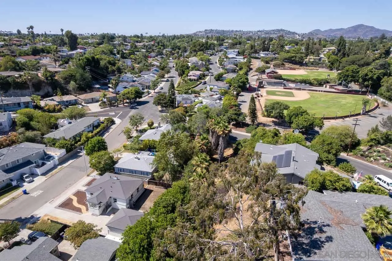 https://cdn.realtyfeed.com/cdn/127/250034434/108e537dfa13a9b3c9c36ca9f988c384.webp