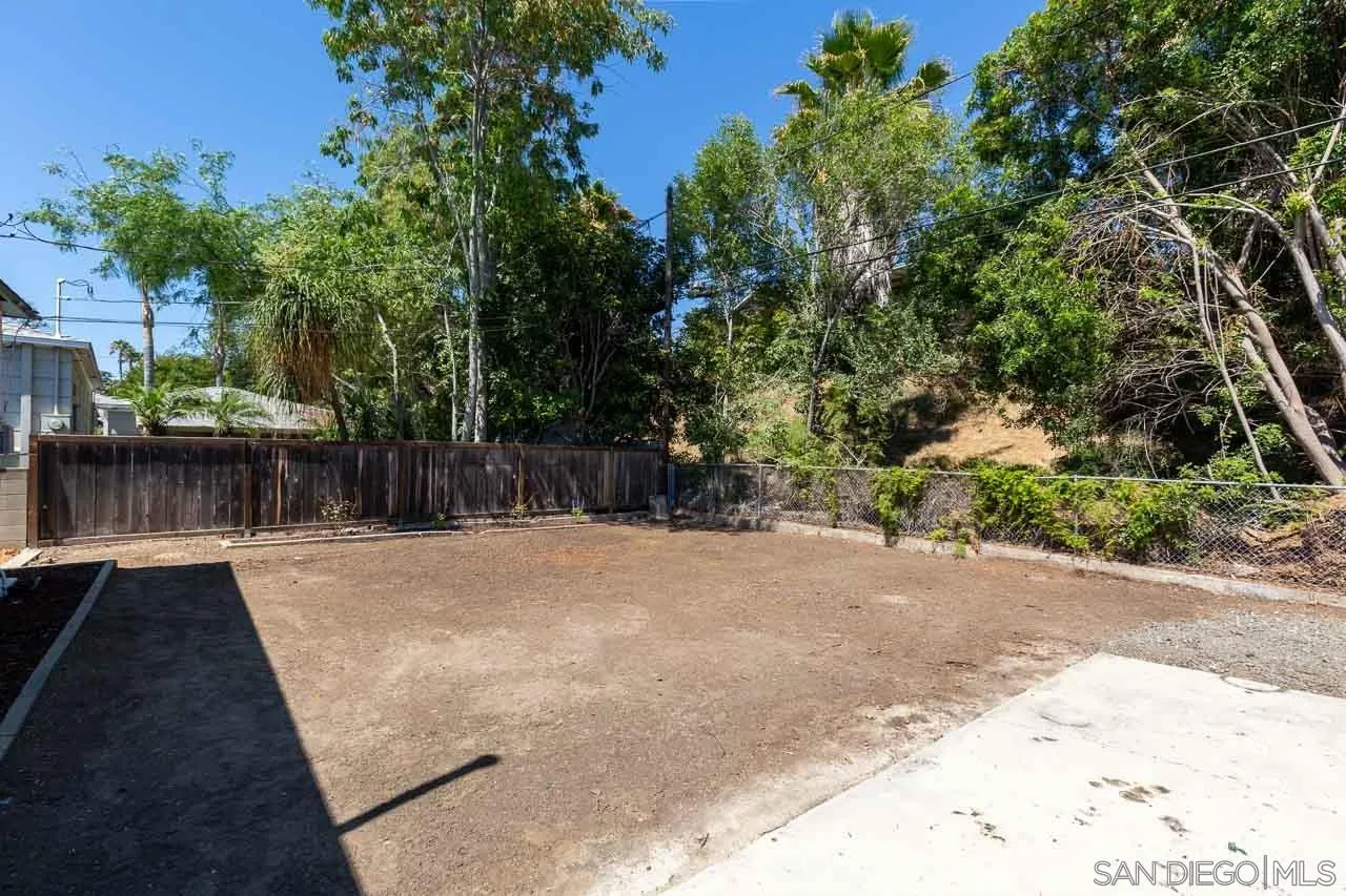 https://cdn.realtyfeed.com/cdn/127/250034434/1399a7376ab941d0642176912b774bf5.webp
