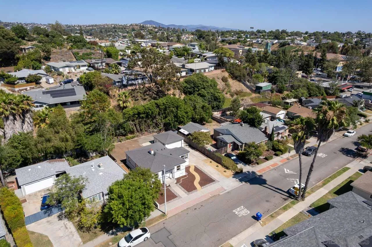 https://cdn.realtyfeed.com/cdn/127/250034434/40c7c8cf672b13cb0adced4358250e26.webp