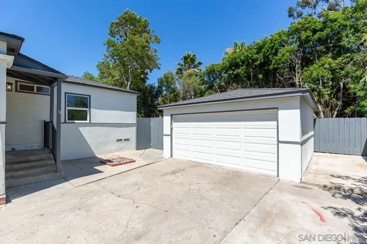 https://cdn.realtyfeed.com/cdn/127/250034434/8fadff613d14ef7ff3314307c2952e58.webp