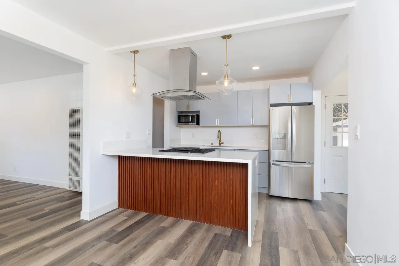 https://cdn.realtyfeed.com/cdn/127/250034434/c8ef84afc9eee12ce3d04e095ab5276c.webp