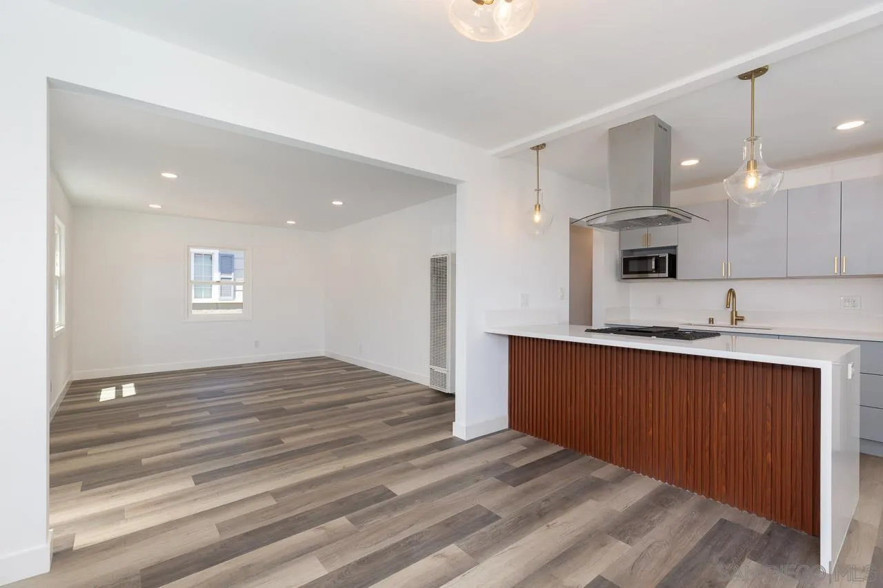 https://cdn.realtyfeed.com/cdn/127/250034434/e9972e45336bbb6f30bb283aedd2eabc.webp