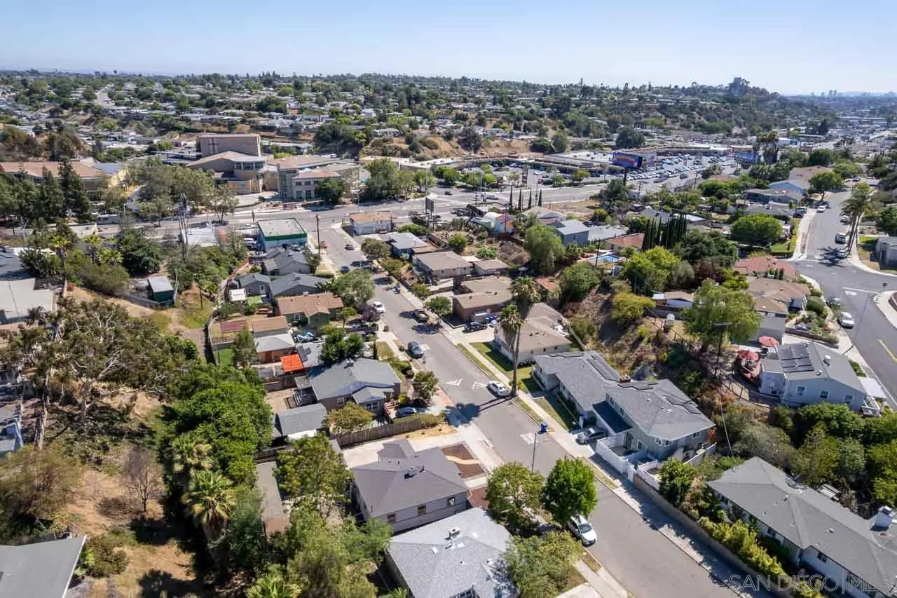 https://cdn.realtyfeed.com/cdn/127/250034434/ed1532e12ca72f7eeba4f0d6d2c57dbd.webp