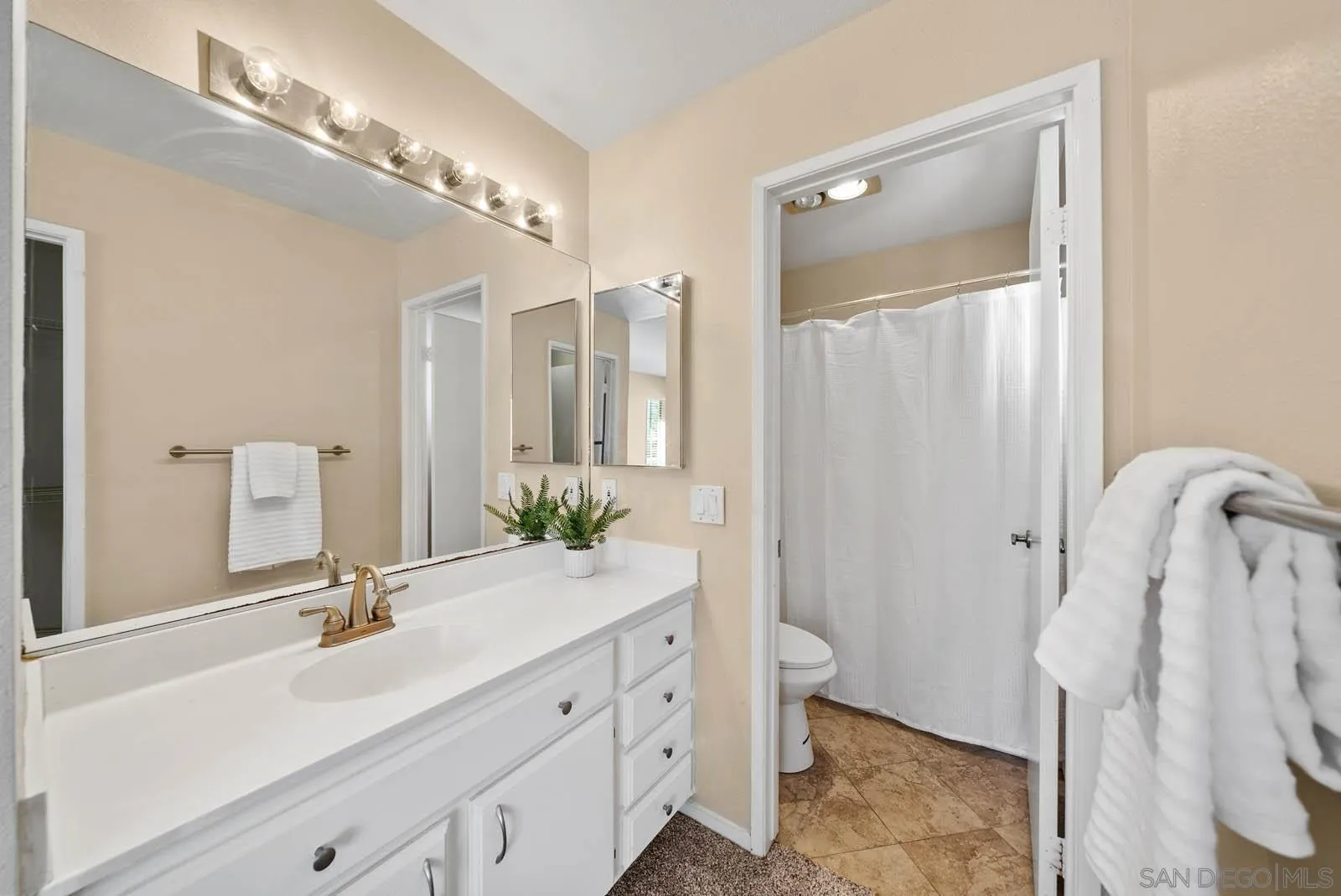Photo #21: 250034437 Listing: Photo #21