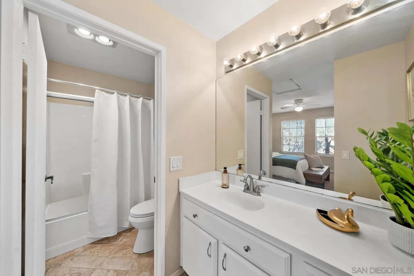 Photo #17: 250034437 Listing: Photo #17