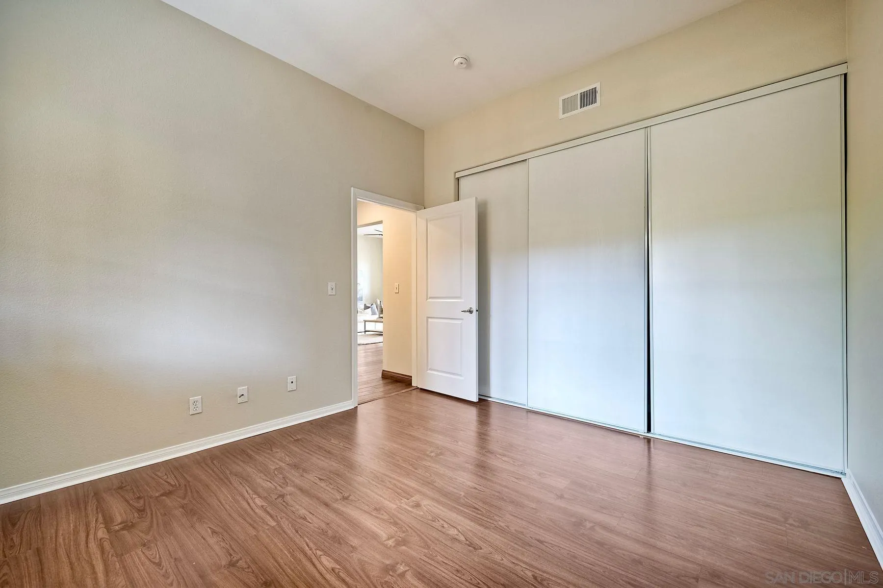 Photo #15: 250034438 Listing: Photo #15