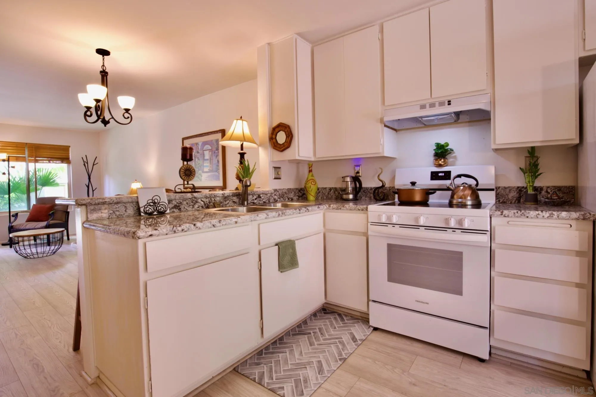 Photo #8: 250034447 Listing: Photo #8