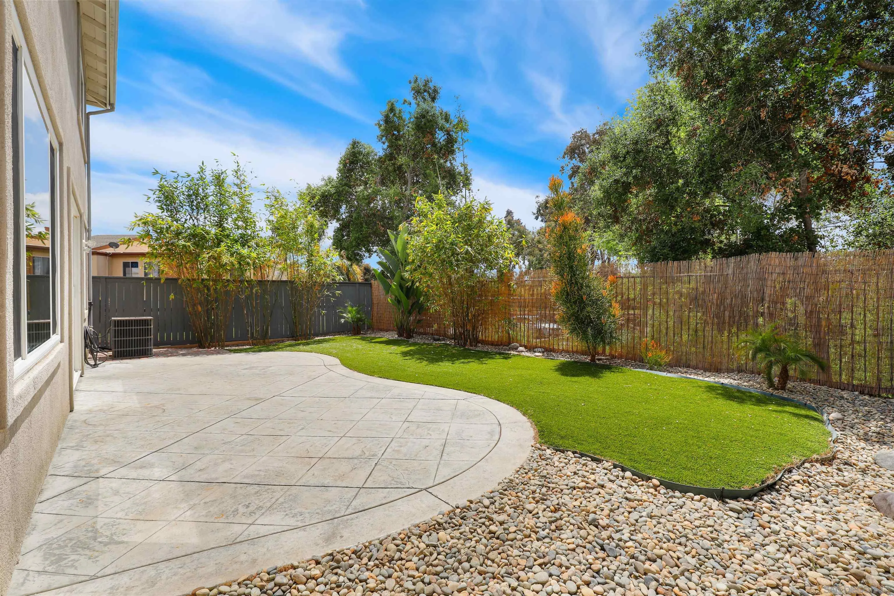 https://cdn.realtyfeed.com/cdn/127/250034461/c968659e10f5e1512f3b50b83c9d5471.webp