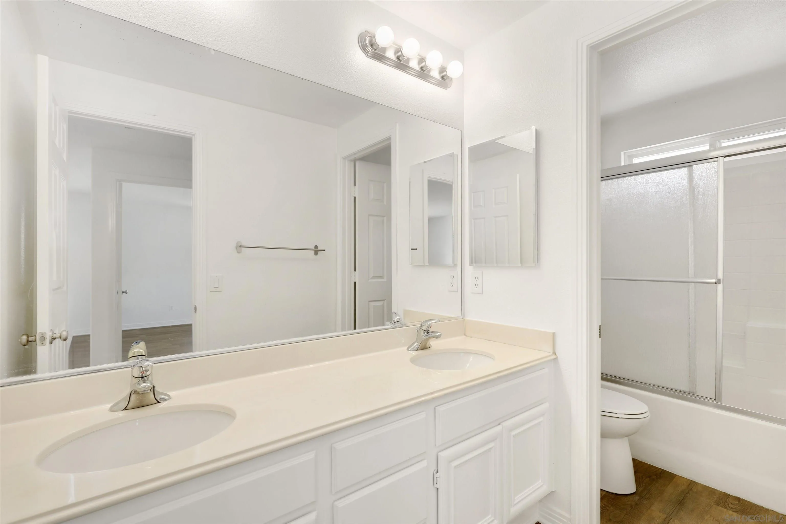 https://cdn.realtyfeed.com/cdn/127/250034461/d0fb2ba4e303c1d4855f34b299c25d94.webp