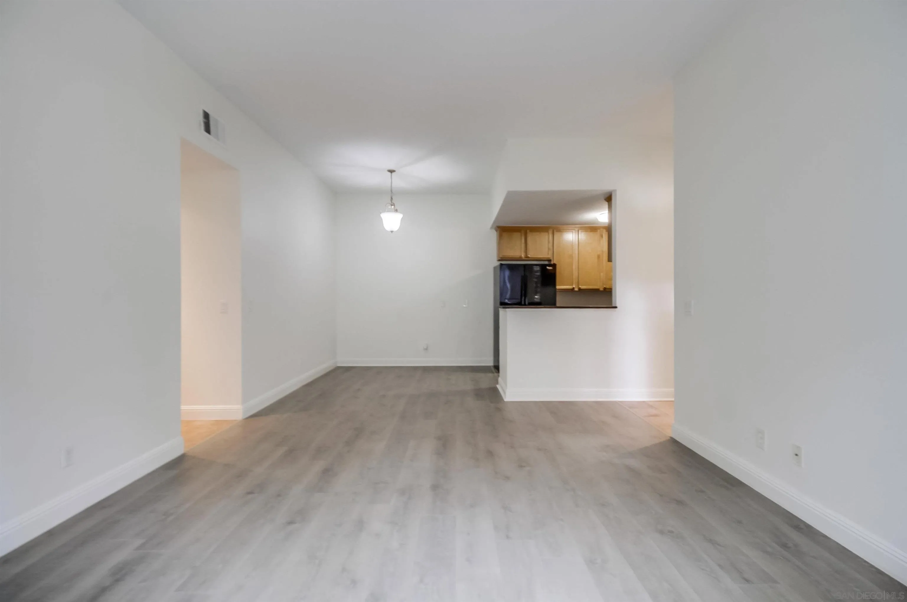 Photo #4: 250034468 Listing 
