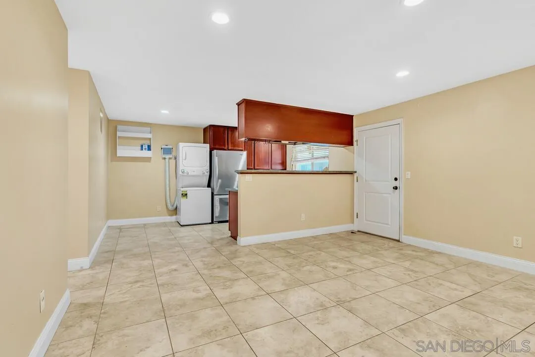 Photo #5: 250034472 Listing 
