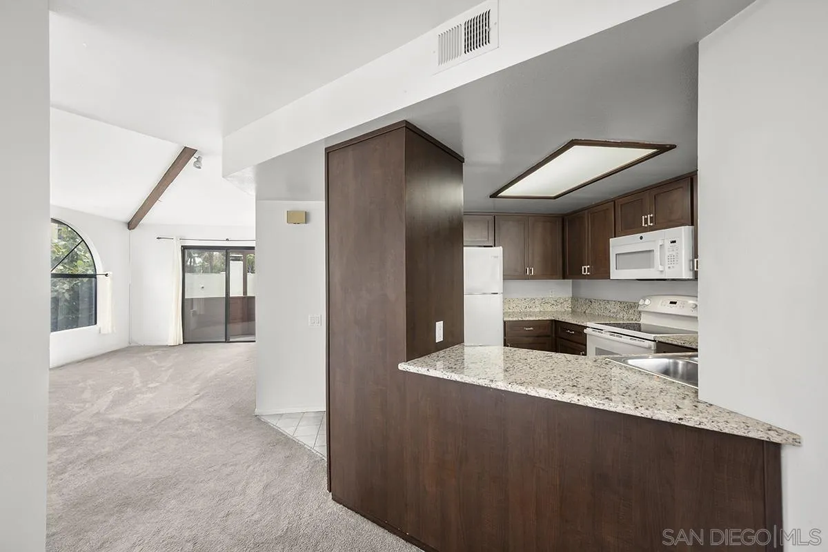 Photo #12: 250034475 Listing: Photo #12