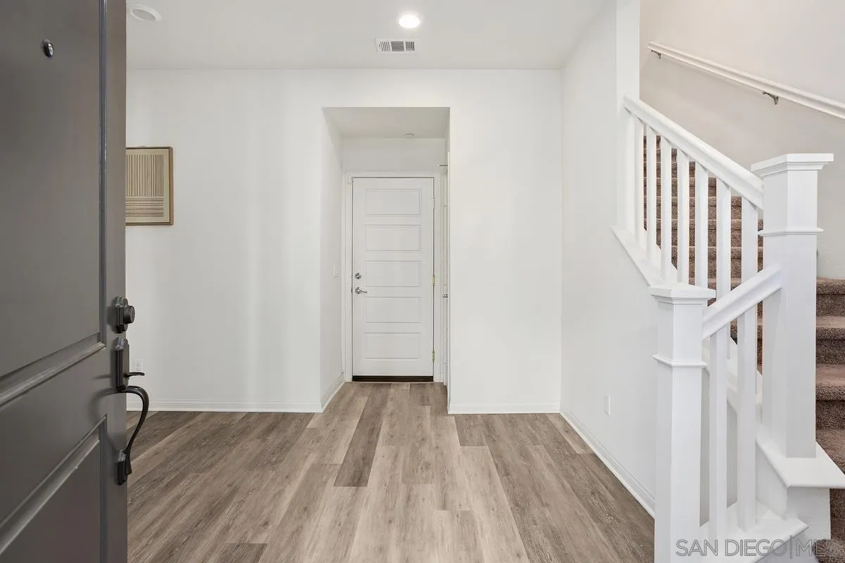 Photo #3: 250034479 Listing 
