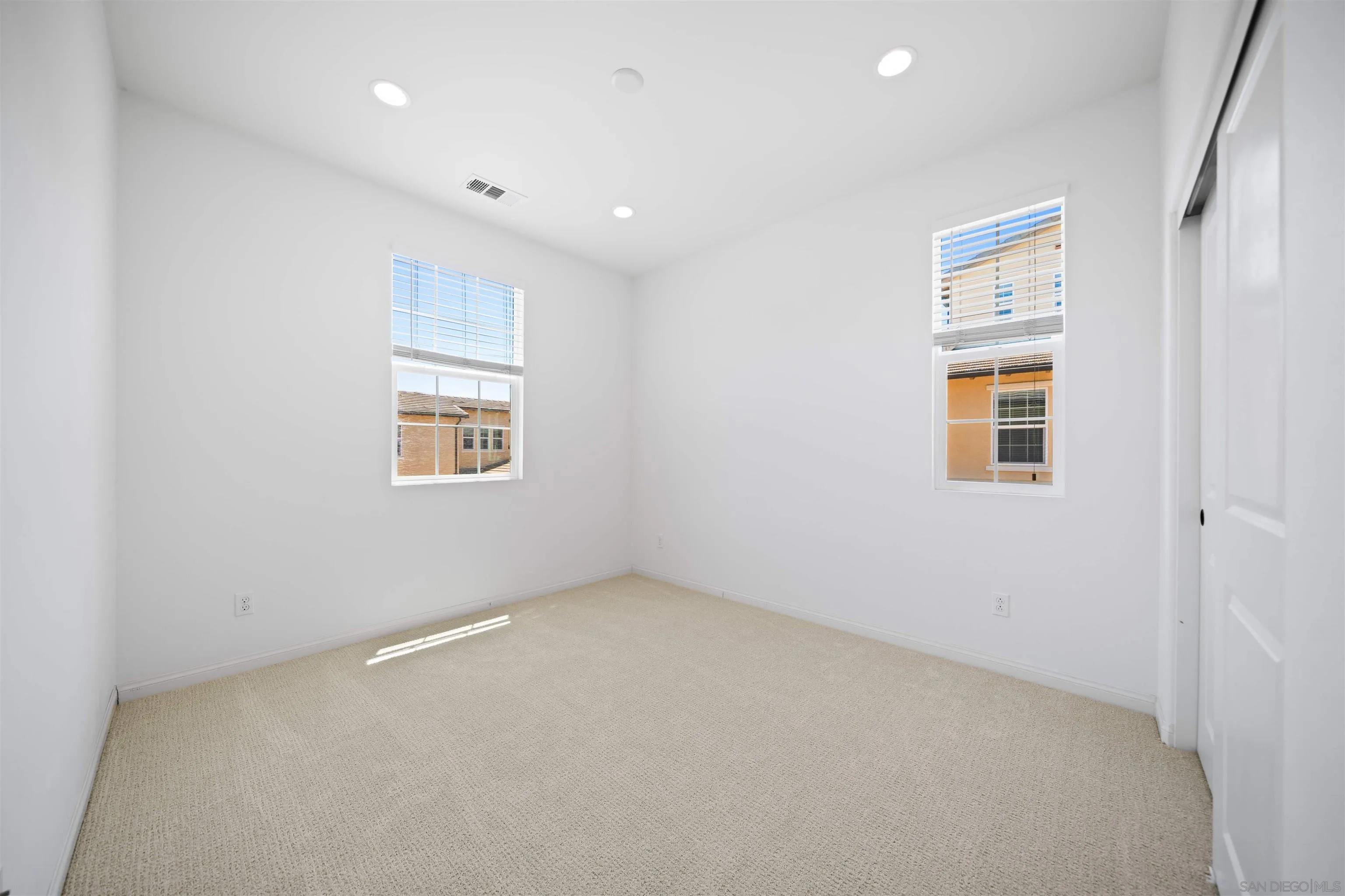 Photo #21: 250034483 Listing: Photo #21