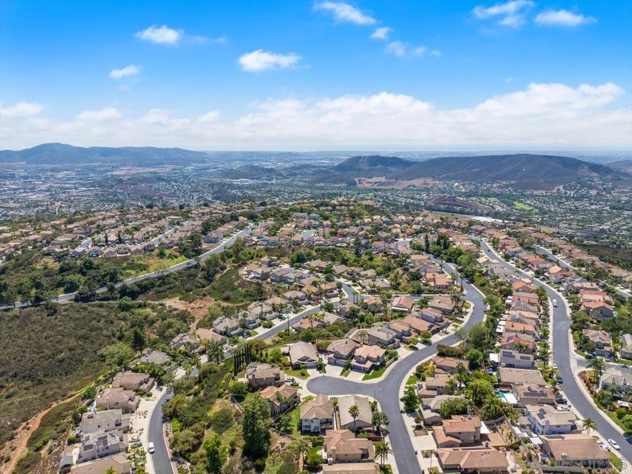 https://cdn.realtyfeed.com/cdn/127/250034489/e2521f147002cfc061acdb24a32e4b3e.webp