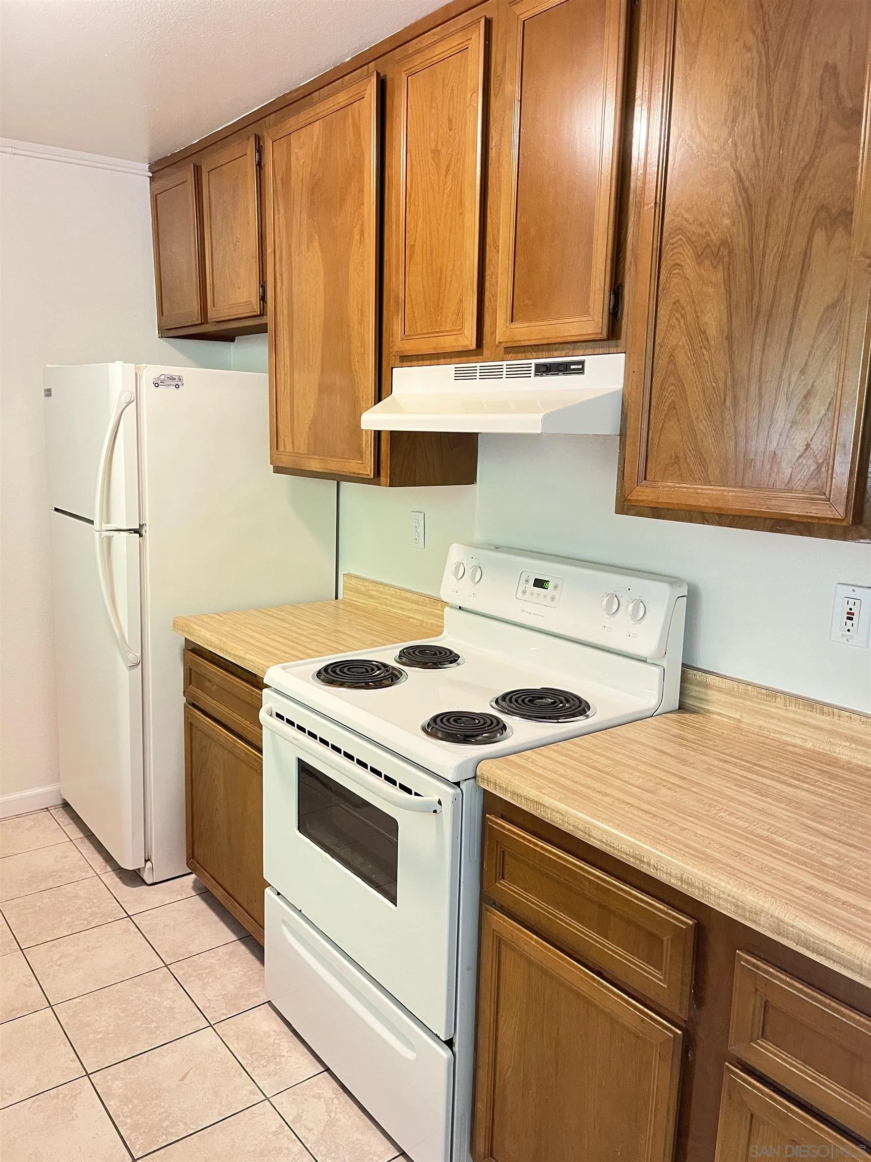 Photo #8: 250034496 Listing: Photo #8