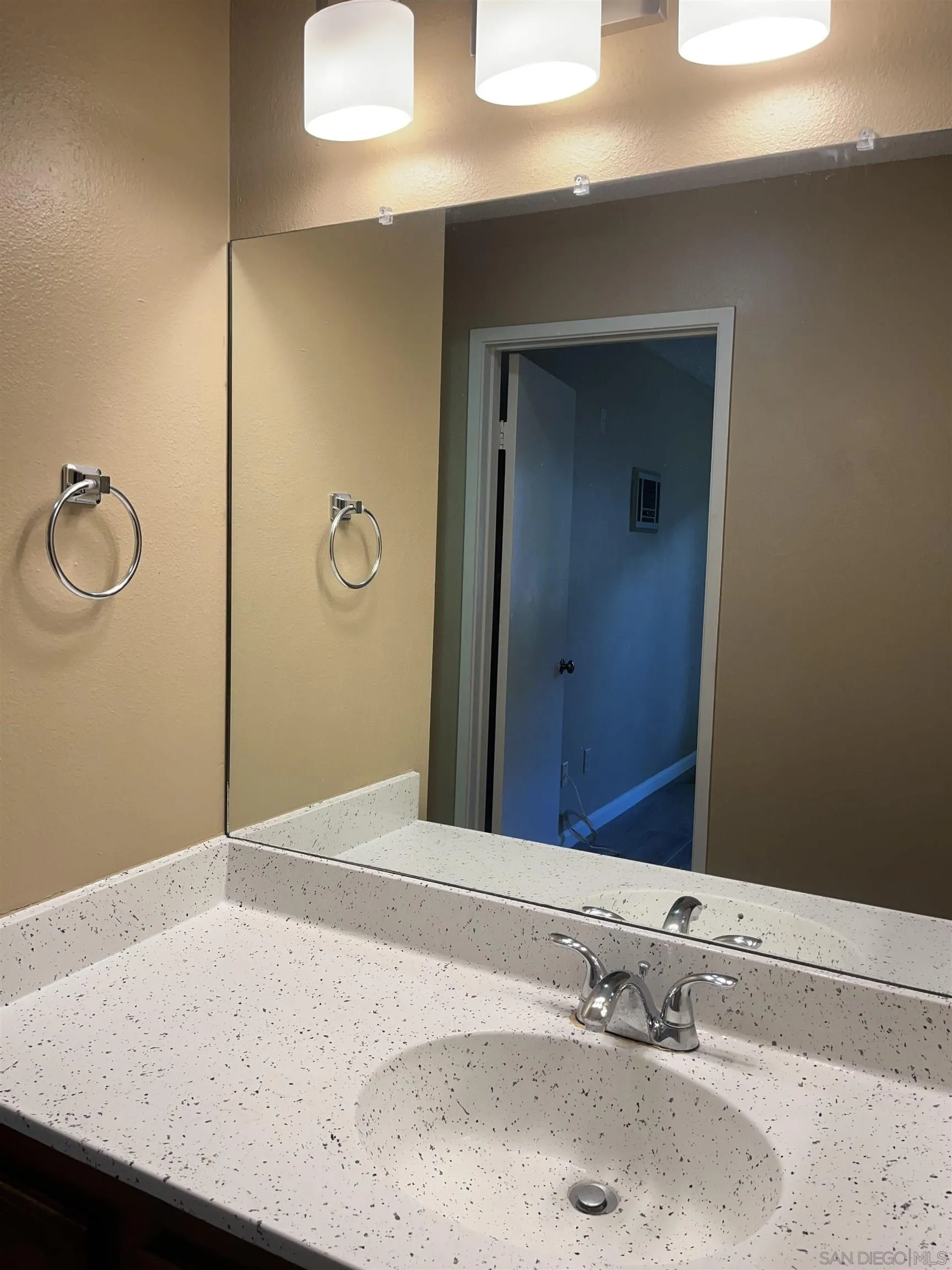 Photo #11: 250034496 Listing: Photo #11