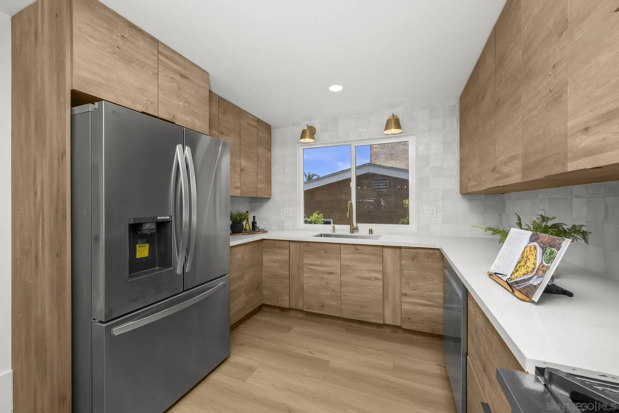 https://cdn.realtyfeed.com/cdn/127/250034504/88aaf32d2cffce941570c1b62c993951.webp