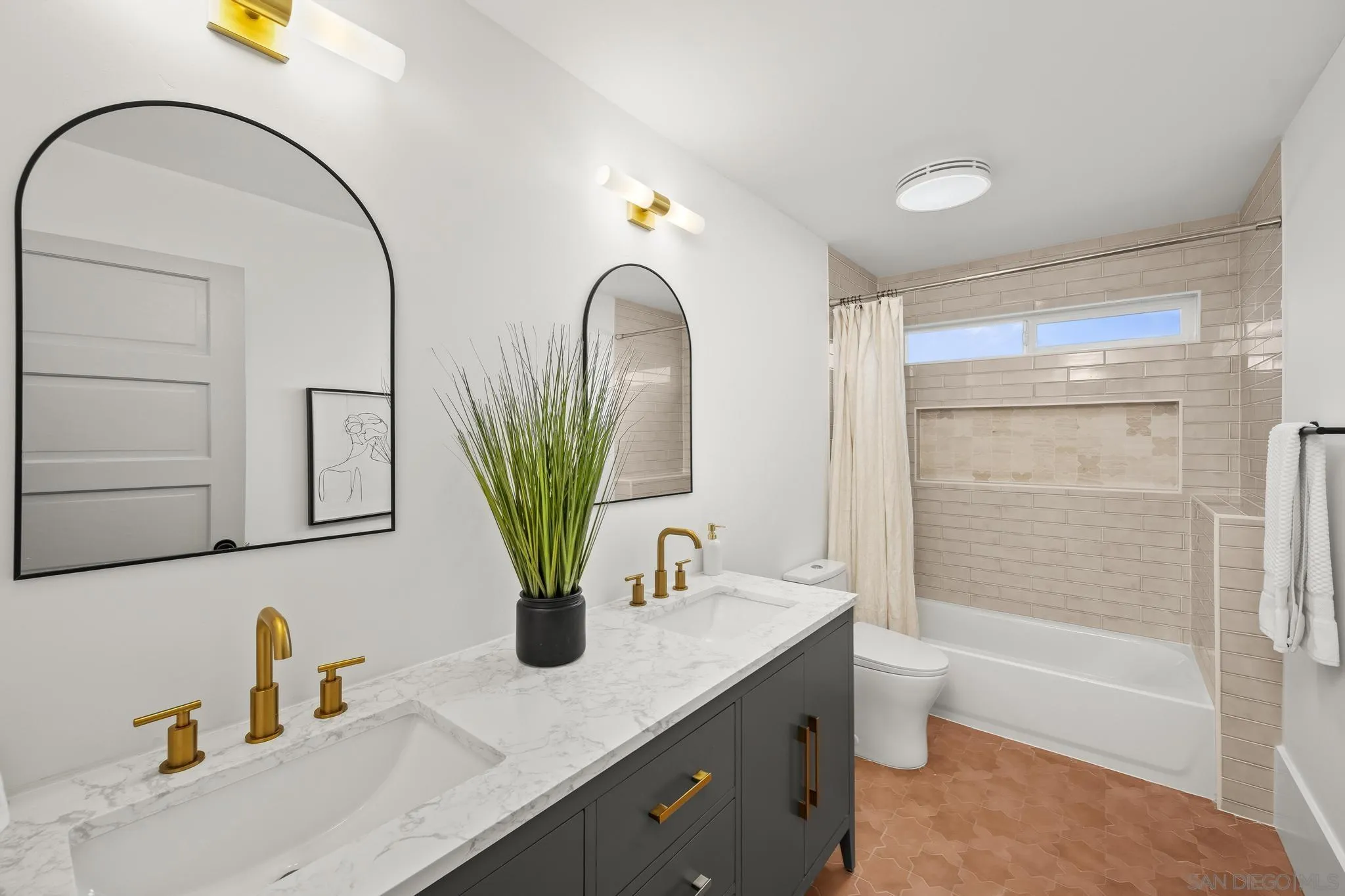 https://cdn.realtyfeed.com/cdn/127/250034504/a2f6b919362e3e6d1d3a5ff97e00bfb2.webp