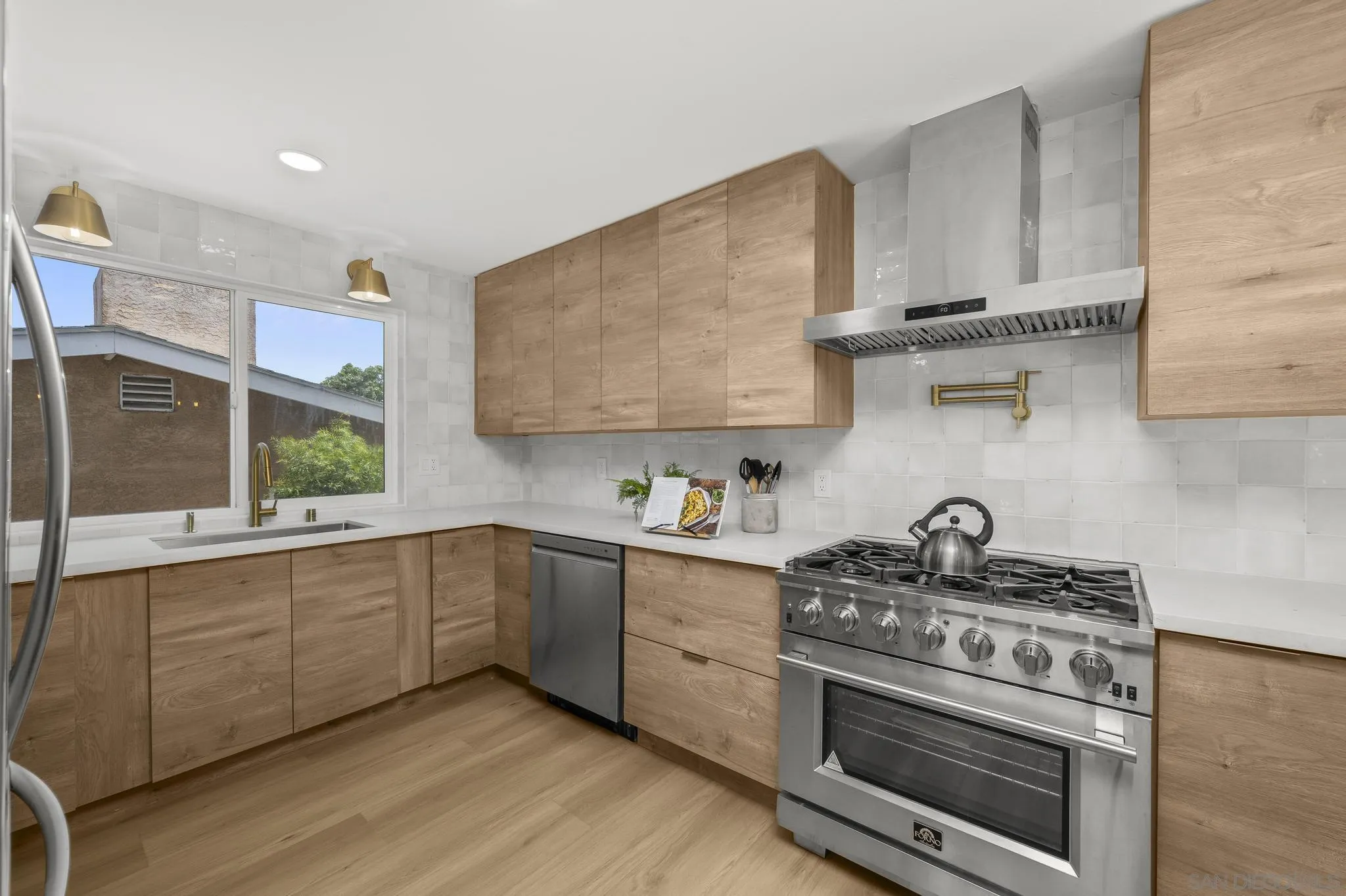 https://cdn.realtyfeed.com/cdn/127/250034504/a8497e63aad39313d4f083359b644c00.webp