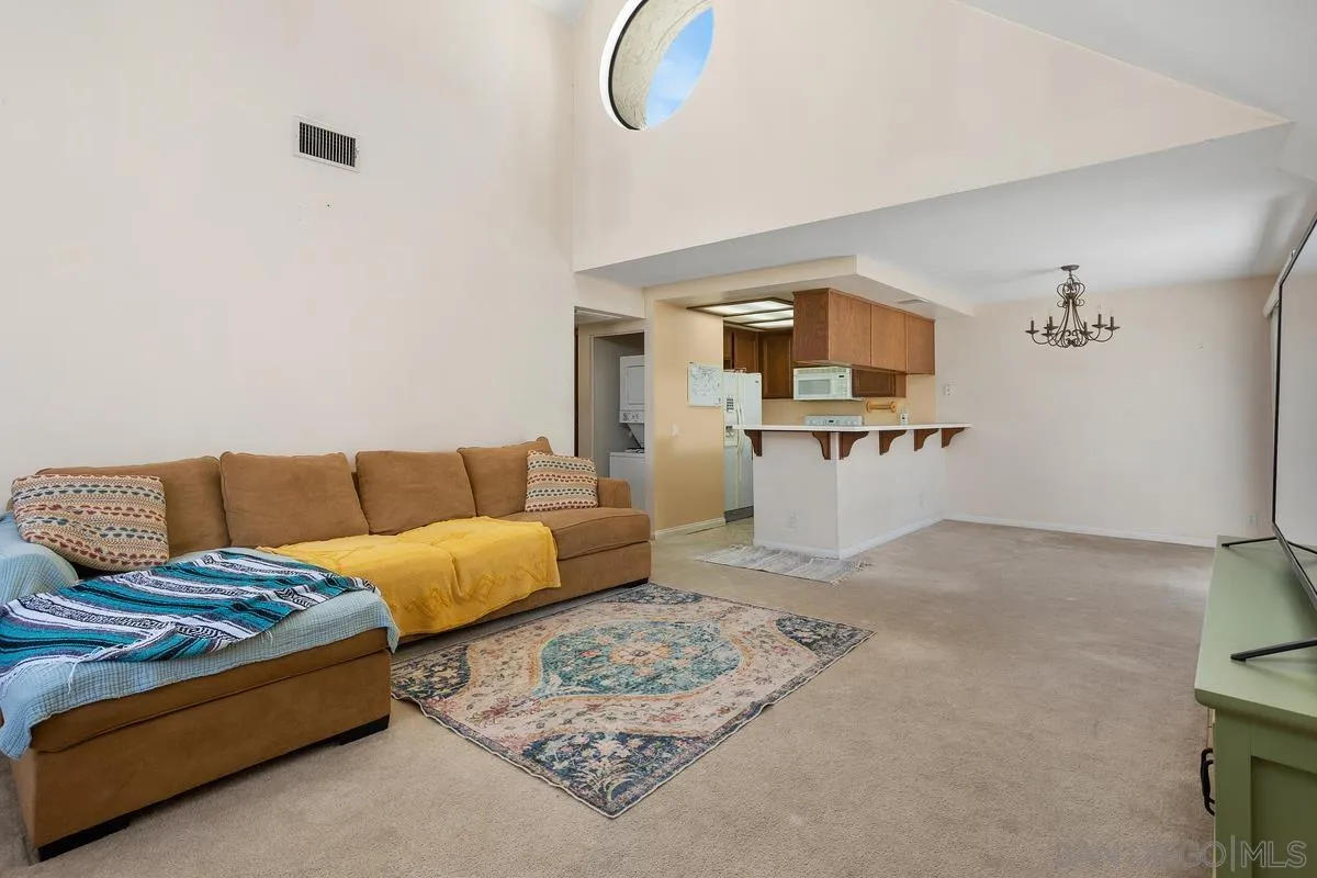 Photo #3: 250034515 Listing 