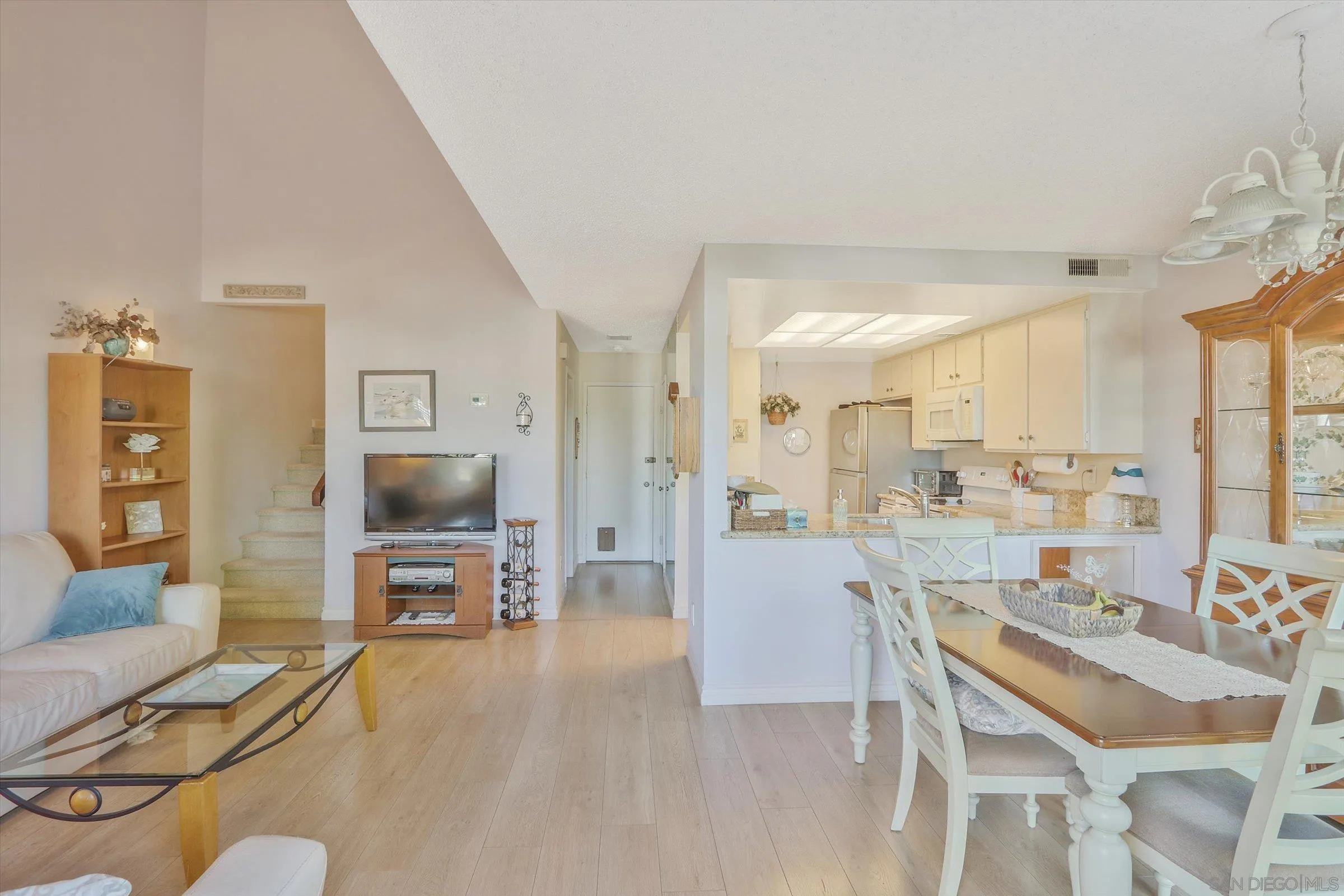 Photo #11: 250034516 Listing: Photo #11