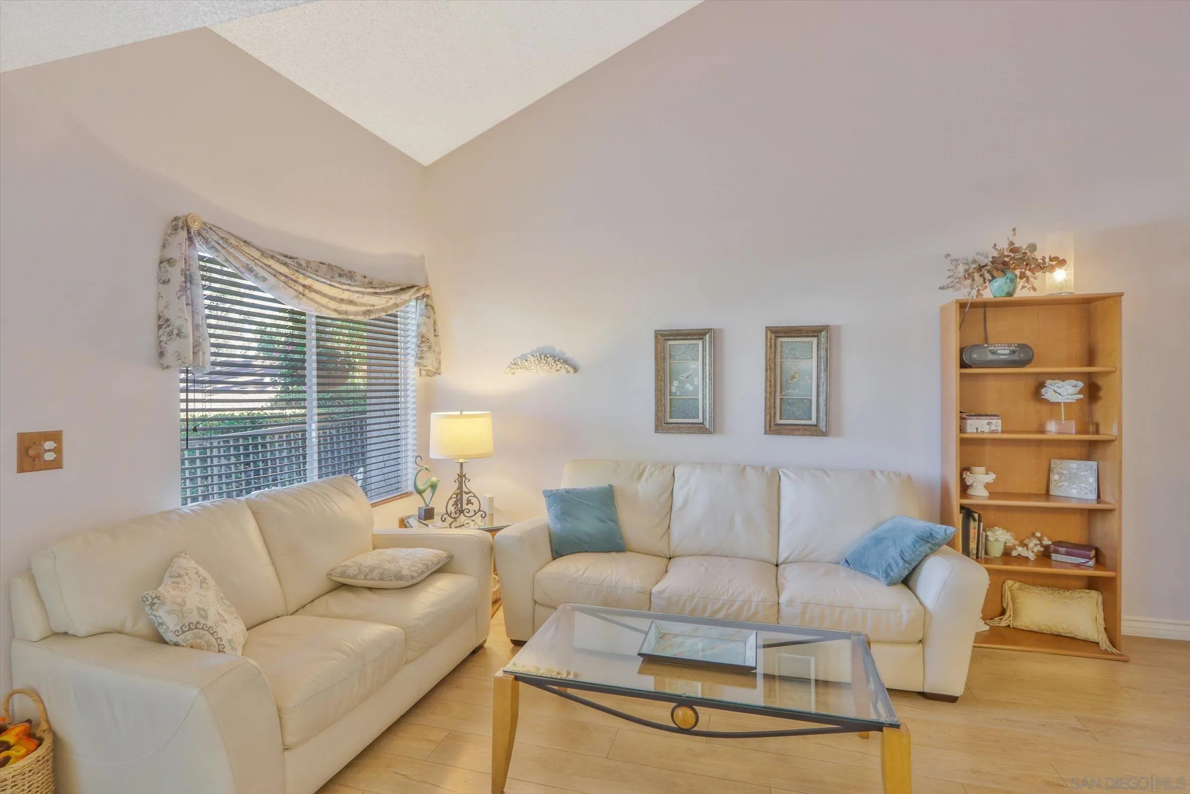 Photo #8: 250034516 Listing: Photo #8