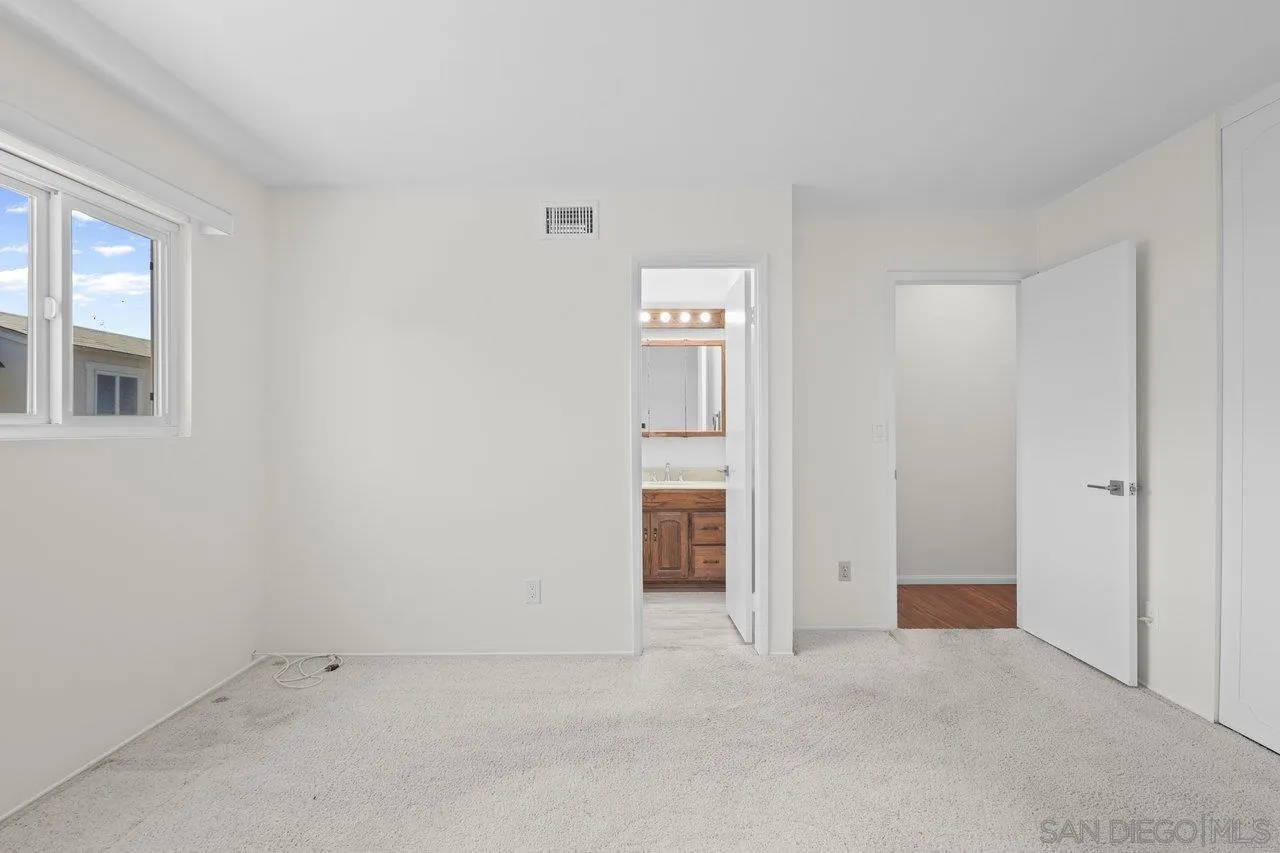 https://cdn.realtyfeed.com/cdn/127/250034522/1e8fd77e416bb0e5dd011f30f32bc79a.webp