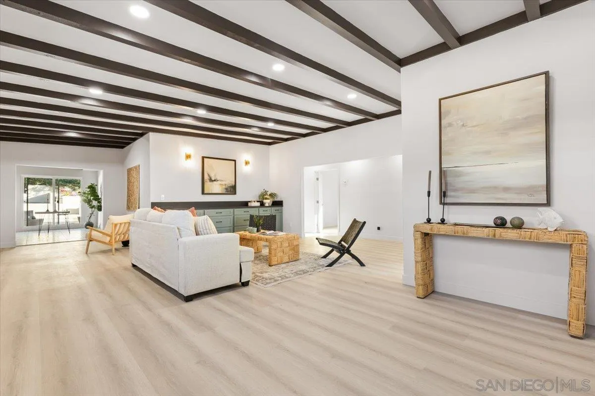 https://cdn.realtyfeed.com/cdn/127/250034529/420eed6bd608e3ceb2a43804931fd9e2.webp