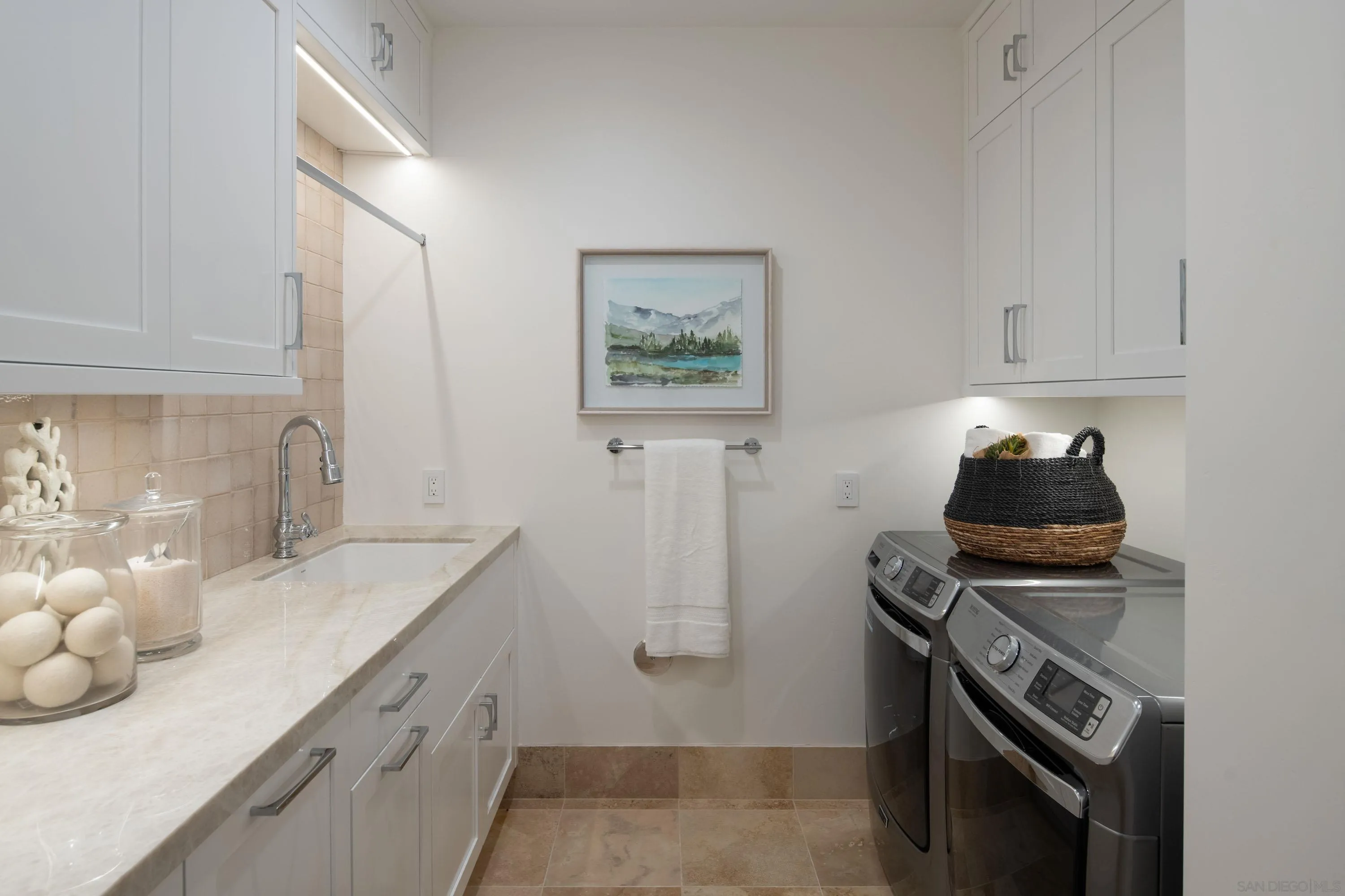 https://cdn.realtyfeed.com/cdn/127/250034538/67d4edc9bf817fc2cb7225188740e0d9.webp