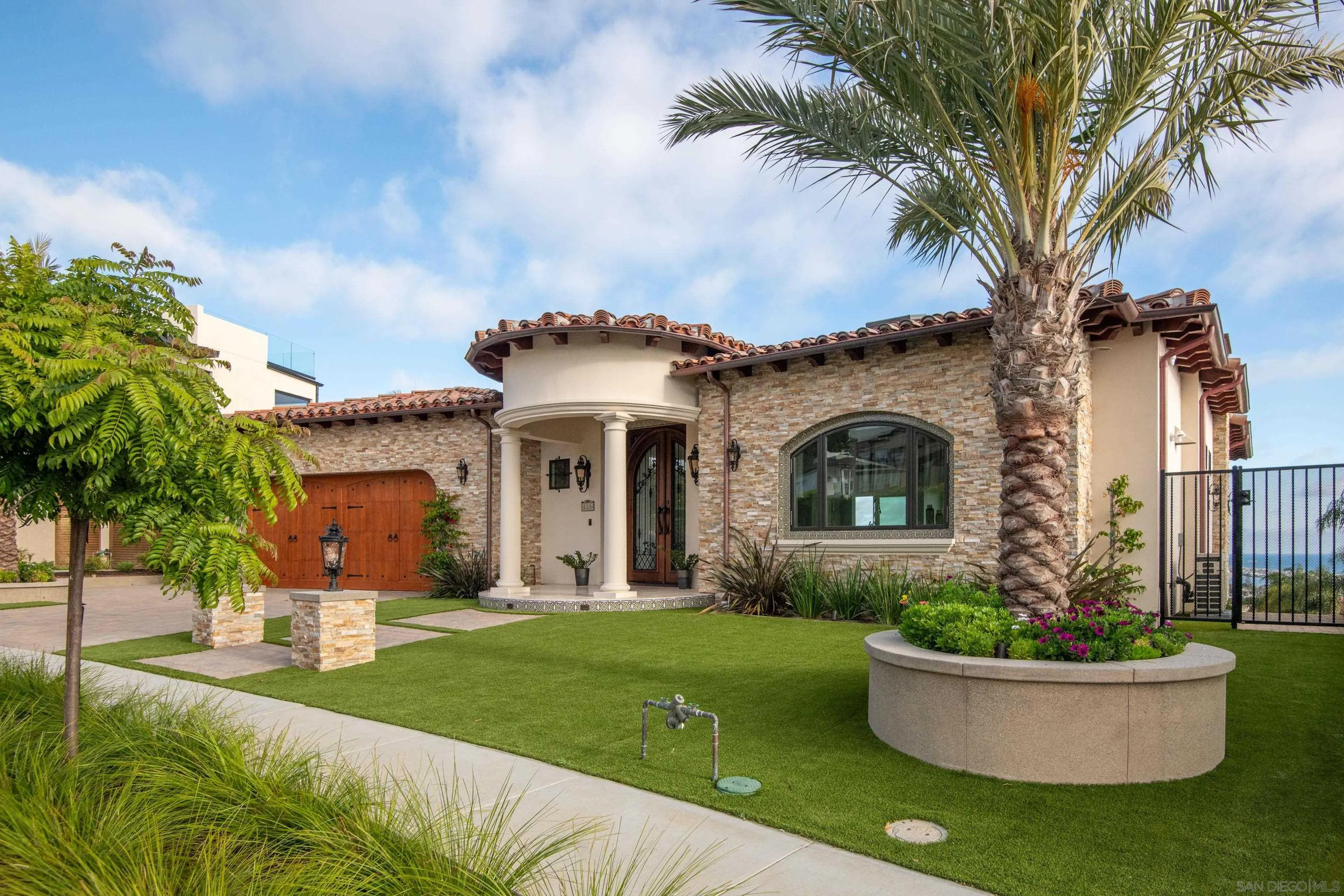 https://cdn.realtyfeed.com/cdn/127/250034538/778bd0d1715e4b896be0ea2962d53d92.webp